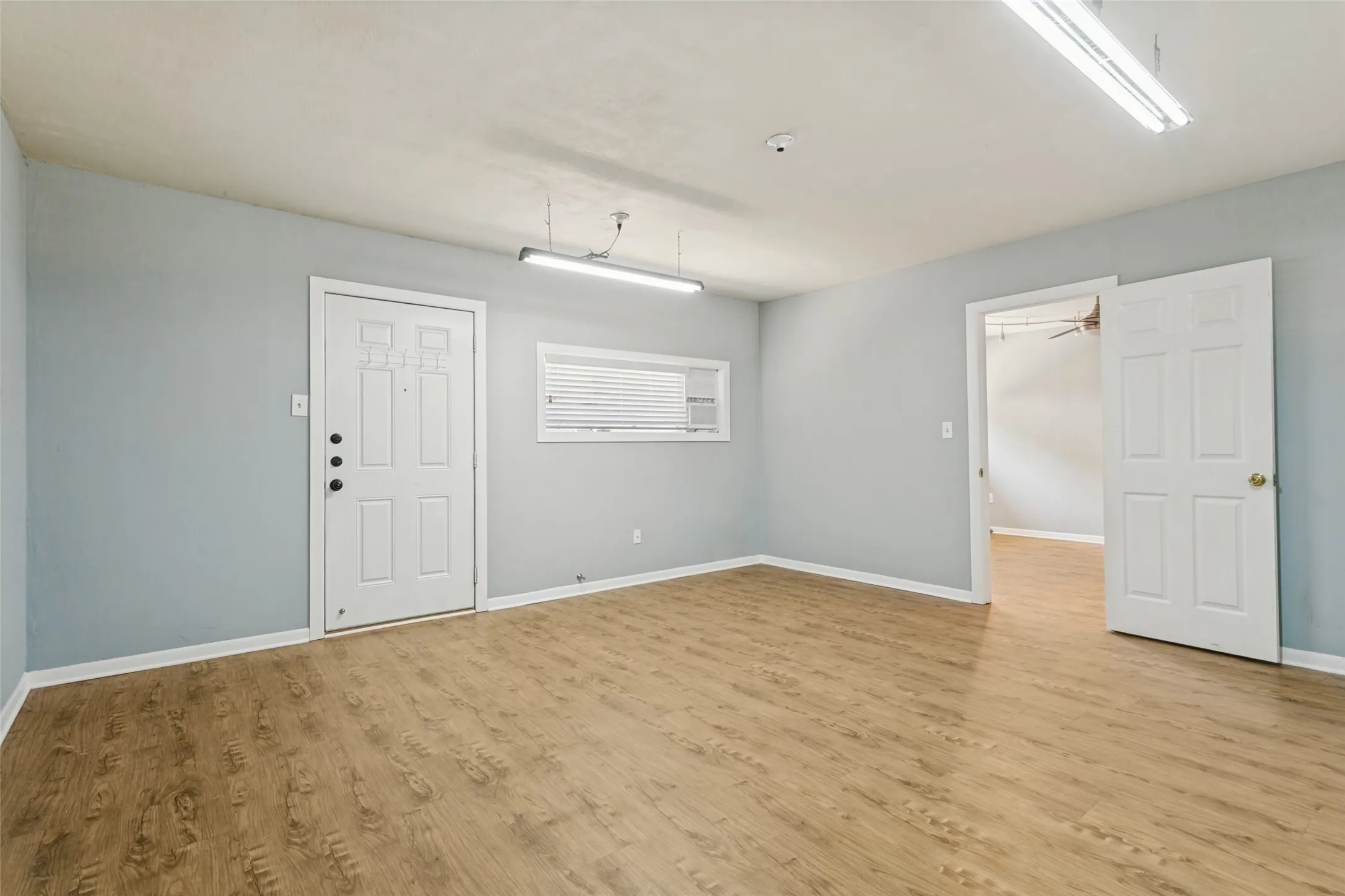 Single Family Residence For Sale in Denton County , 1818 Tyler Street, Denton, Texas 76209, 3 Bedroom, 2 Bathroom, Garage spaces, 1,746 Sqft, built in 1940, mls#21394924, Real Estate Agent in Denton, Homes For Sale in Denton county, Homes For Sale in Denton, Realtor in Denton Texas, Real Estate Brokerage Independent Realty Texas, Luminita Cordes Realtor