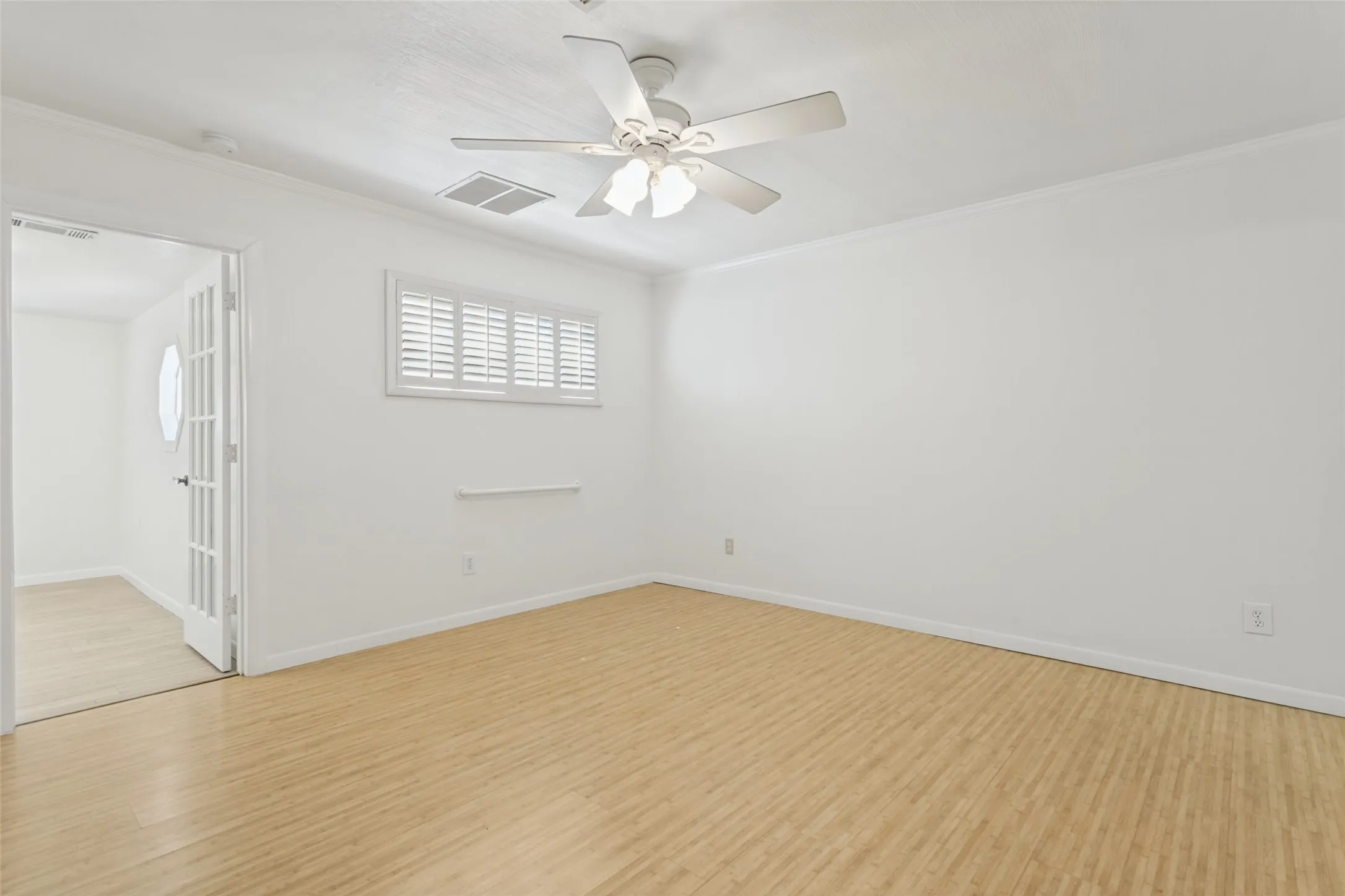 Single Family Residence For Sale in Denton County , 1818 Tyler Street, Denton, Texas 76209, 3 Bedroom, 2 Bathroom, Garage spaces, 1,746 Sqft, built in 1940, mls#21394924, Real Estate Agent in Denton, Homes For Sale in Denton county, Homes For Sale in Denton, Realtor in Denton Texas, Real Estate Brokerage Independent Realty Texas, Luminita Cordes Realtor