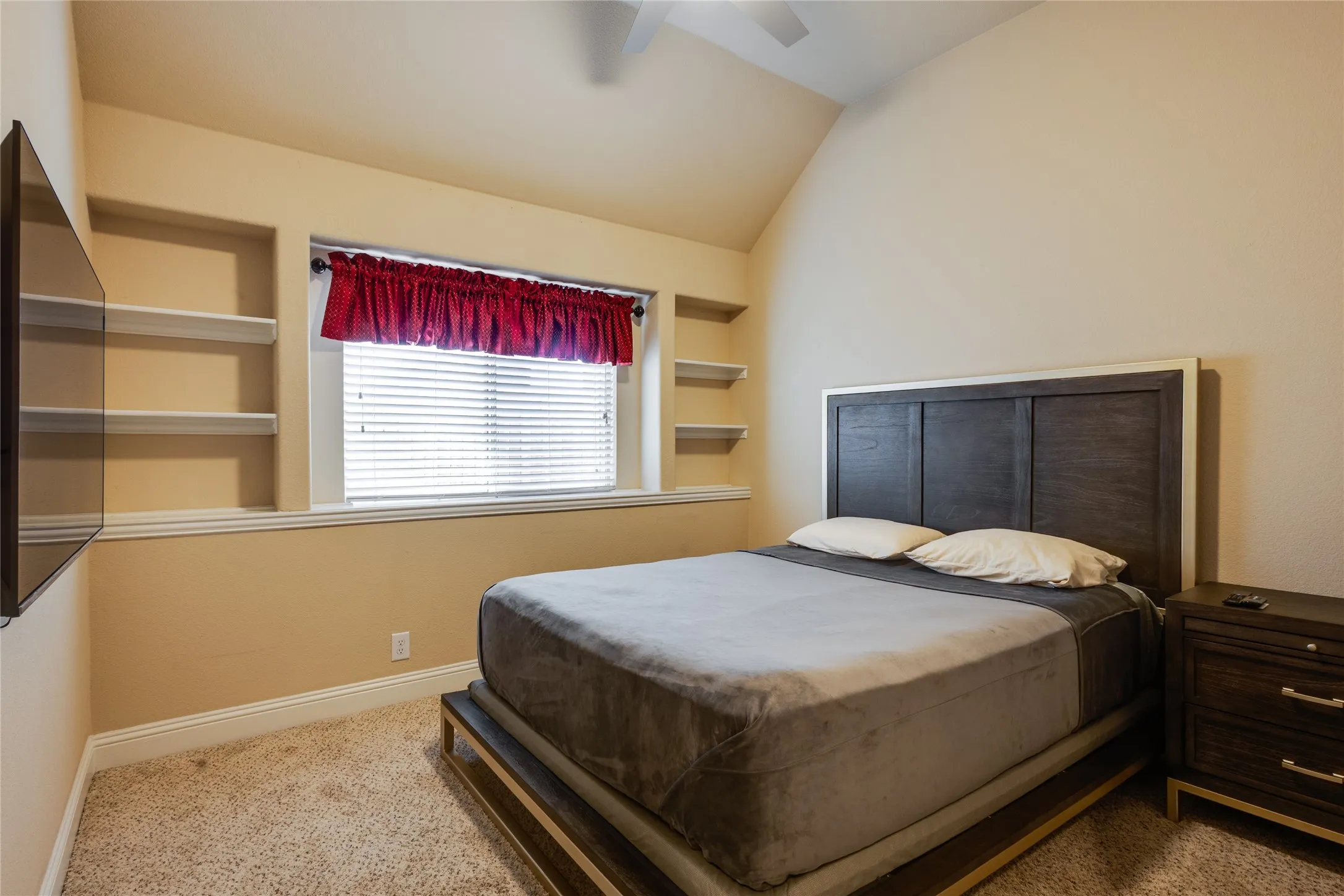 Another fully furnished bedroom.
