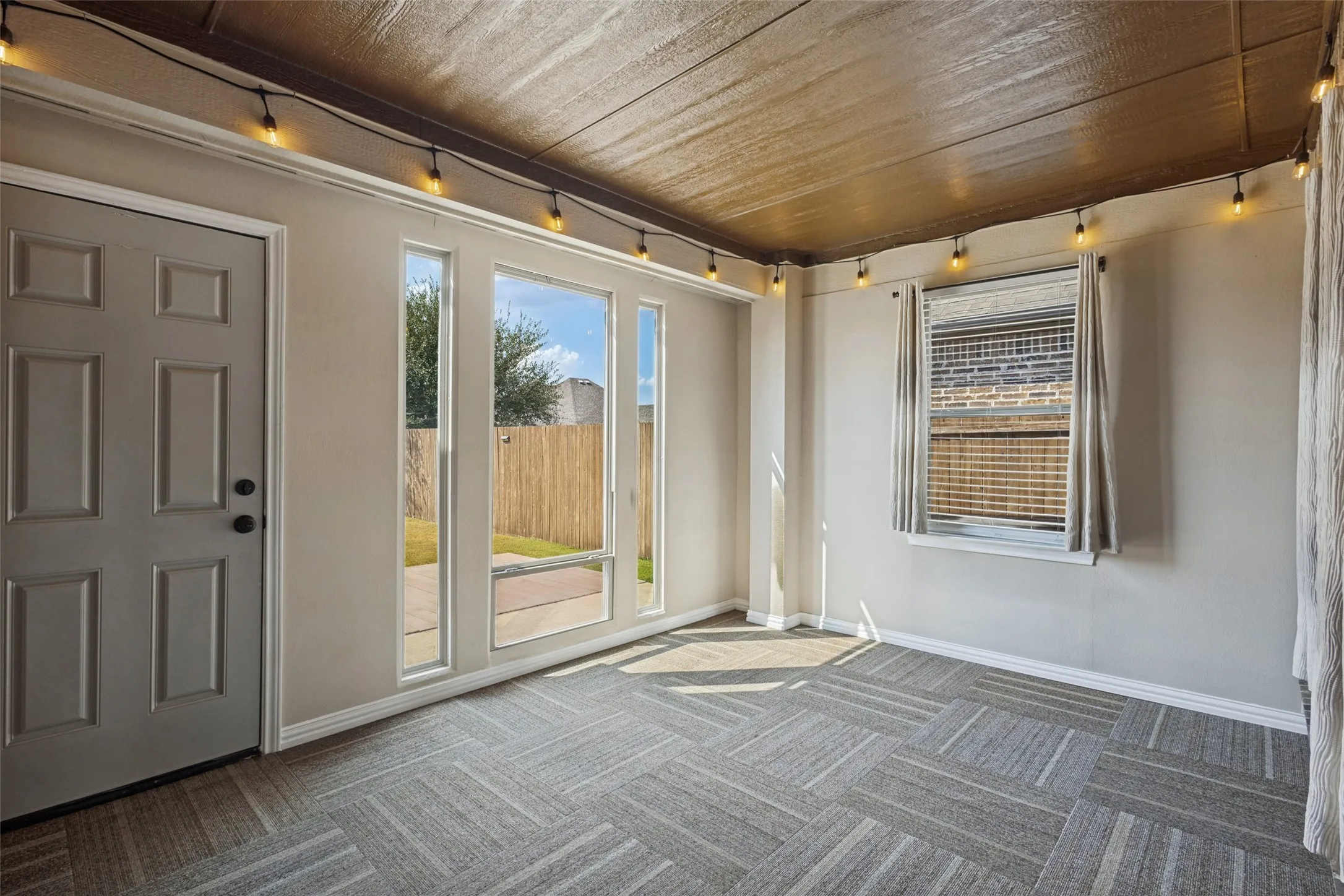 Single Family Residence For Rent in Collin County , 1976 Mercer Lane, Princeton, Texas 75407, 4 Bedroom, 2 Bathroom, 2 Garage spaces, 2,095 Sqft, built in 2017, mls#21392496, Real Estate Agent in Princeton, Homes For Rent in Collin county, Homes For Rent in Princeton, Realtor in Princeton Texas, Real Estate Brokerage Independent Realty Texas, Luminita Cordes Realtor