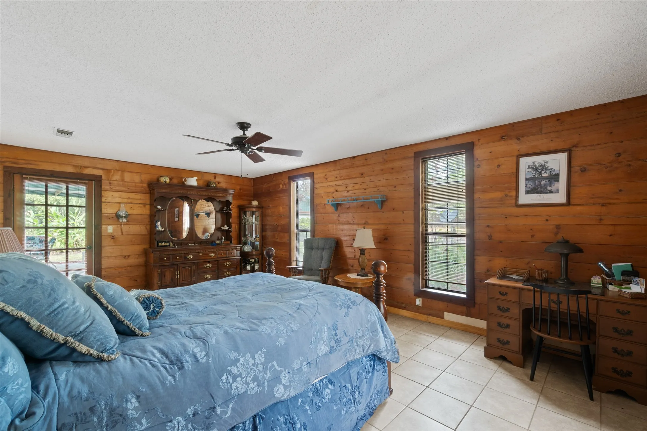 Single Family Residence For Sale in Cass County , 1875 County Road 1577, Hughes Springs, Texas 75656, 2 Bedroom, 2 Bathroom, 3 Garage spaces, 2,170 Sqft, built in 1980, mls#21398134, Real Estate Agent in Hughes Springs, Homes For Sale in Cass county, Homes For Sale in Hughes Springs, Realtor in Hughes Springs Texas, Real Estate Brokerage Independent Realty Texas, Luminita Cordes Realtor