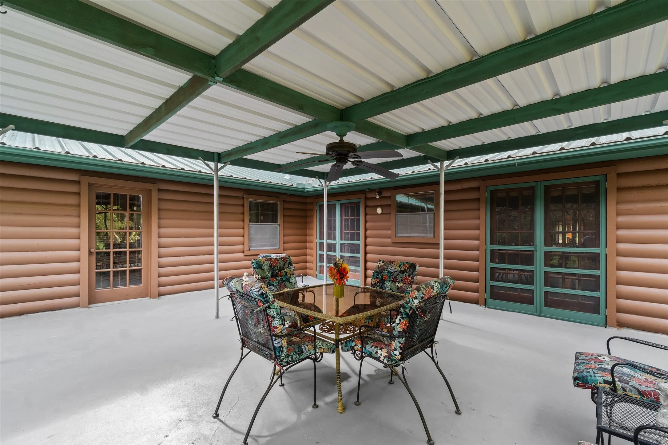 Single Family Residence For Sale in Cass County , 1875 County Road 1577, Hughes Springs, Texas 75656, 2 Bedroom, 2 Bathroom, 3 Garage spaces, 2,170 Sqft, built in 1980, mls#21398134, Real Estate Agent in Hughes Springs, Homes For Sale in Cass county, Homes For Sale in Hughes Springs, Realtor in Hughes Springs Texas, Real Estate Brokerage Independent Realty Texas, Luminita Cordes Realtor