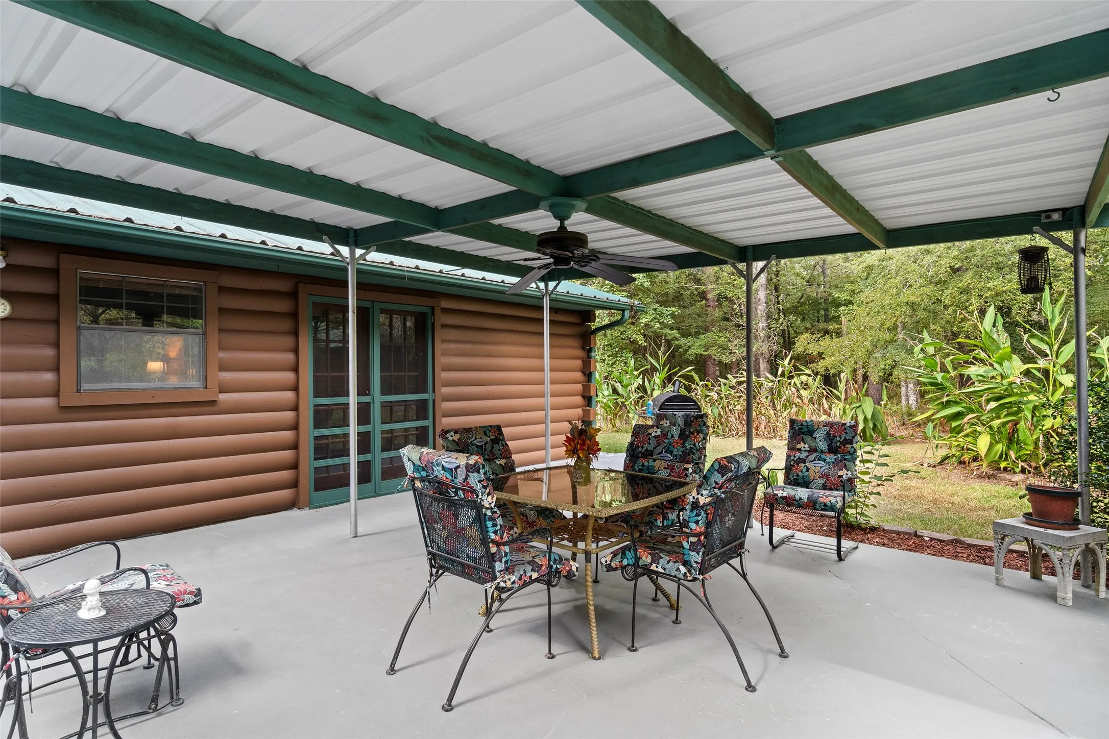 Single Family Residence For Sale in Cass County , 1875 County Road 1577, Hughes Springs, Texas 75656, 2 Bedroom, 2 Bathroom, 3 Garage spaces, 2,170 Sqft, built in 1980, mls#21398134, Real Estate Agent in Hughes Springs, Homes For Sale in Cass county, Homes For Sale in Hughes Springs, Realtor in Hughes Springs Texas, Real Estate Brokerage Independent Realty Texas, Luminita Cordes Realtor