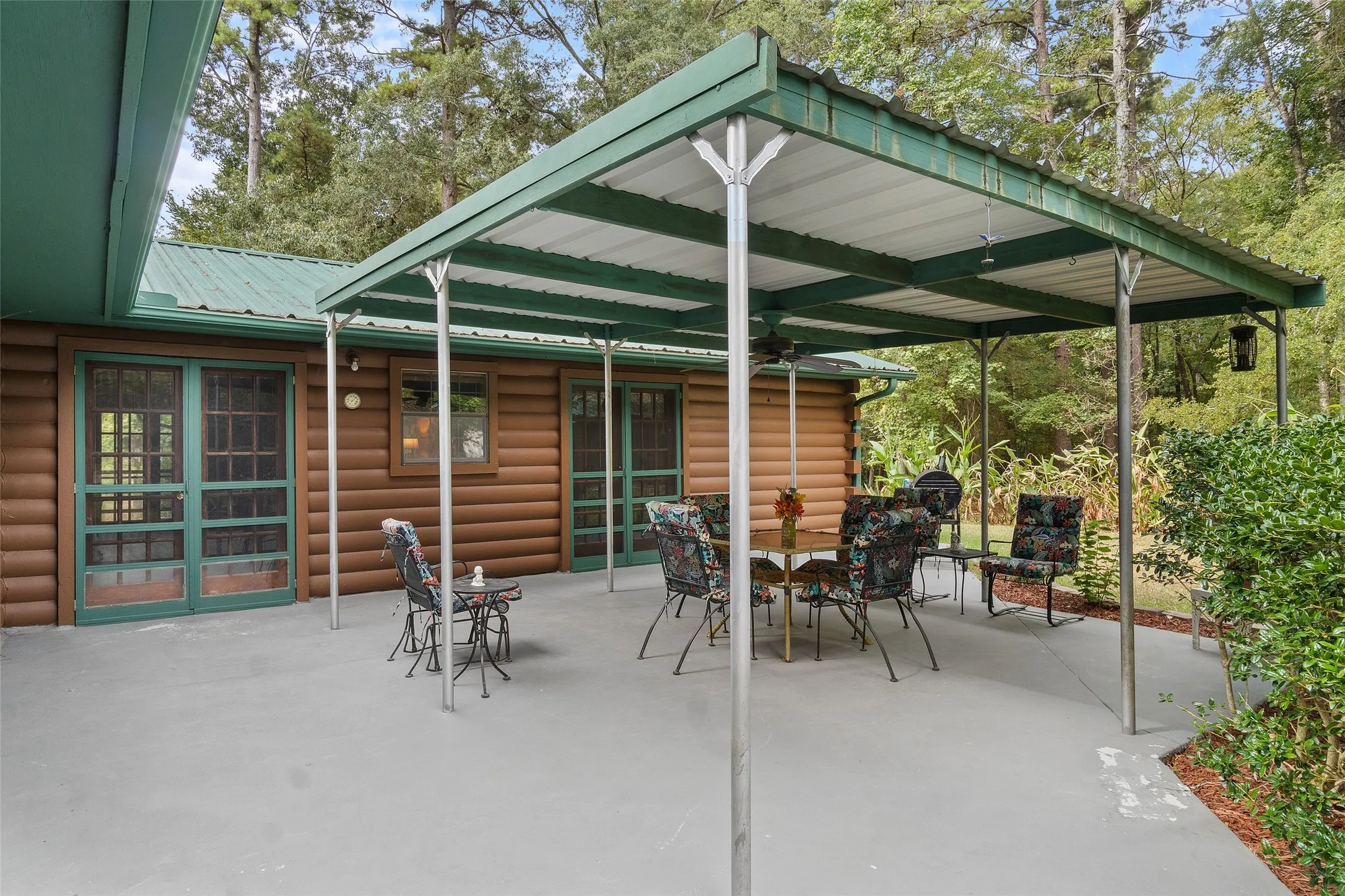 Single Family Residence For Sale in Cass County , 1875 County Road 1577, Hughes Springs, Texas 75656, 2 Bedroom, 2 Bathroom, 3 Garage spaces, 2,170 Sqft, built in 1980, mls#21398134, Real Estate Agent in Hughes Springs, Homes For Sale in Cass county, Homes For Sale in Hughes Springs, Realtor in Hughes Springs Texas, Real Estate Brokerage Independent Realty Texas, Luminita Cordes Realtor