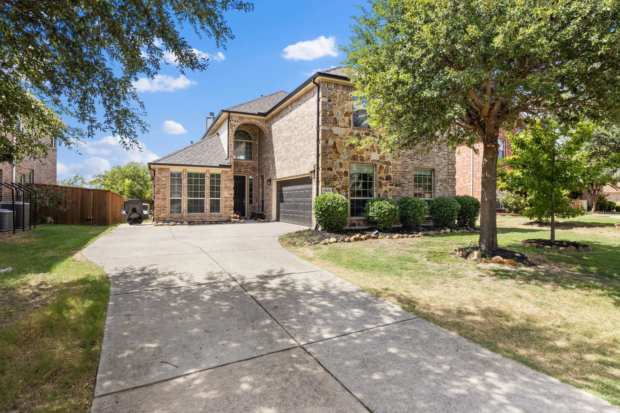 Single Family Residence For Sale in Collin County , 13995 Alden Lane, Frisco, Texas 75035, 5 Bedroom, 3 Bathroom, 2 Garage spaces, 3,286 Sqft, built in 2010, mls#21394610, Real Estate Agent in Frisco, Homes For Sale in Collin county, Homes For Sale in Frisco, Realtor in Frisco Texas, Real Estate Brokerage Independent Realty Texas, Luminita Cordes Realtor