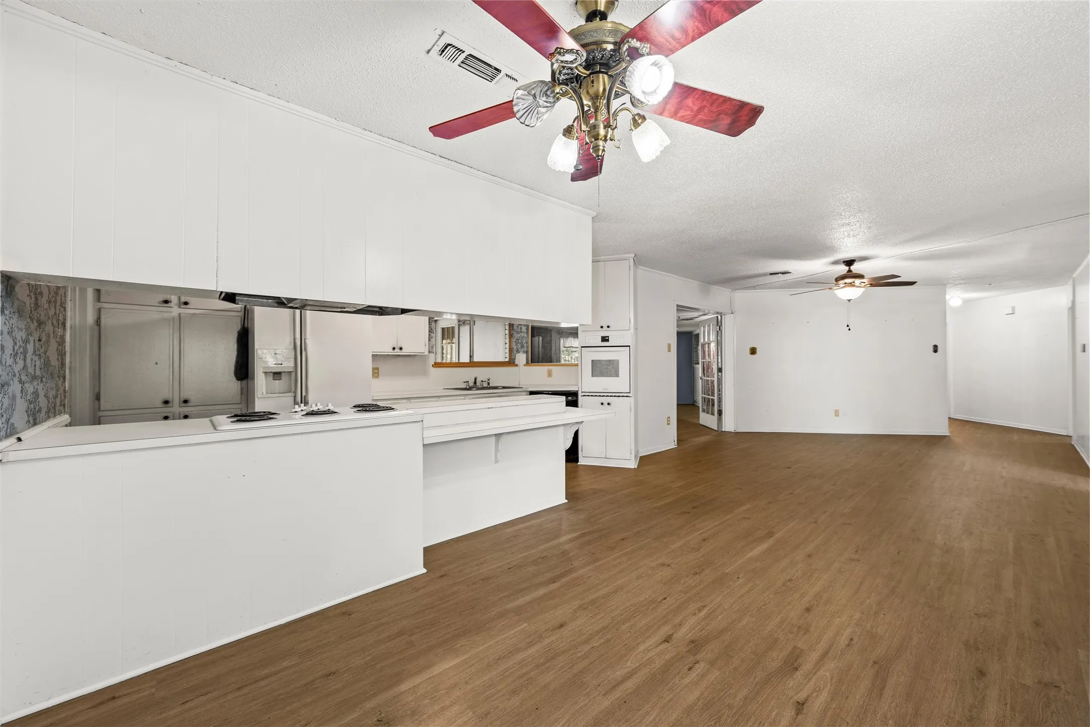Single Family Residence For Sale in Mc Lennan County , 4419 Shady Glen Drive, Waco, Texas 76708, 4 Bedroom, 3 Bathroom, 2 Garage spaces, 2,847 Sqft, built in 1965, mls#21397516, Real Estate Agent in Waco, Homes For Sale in Mc Lennan county, Homes For Sale in Waco, Realtor in Waco Texas, Real Estate Brokerage Independent Realty Texas, Luminita Cordes Realtor