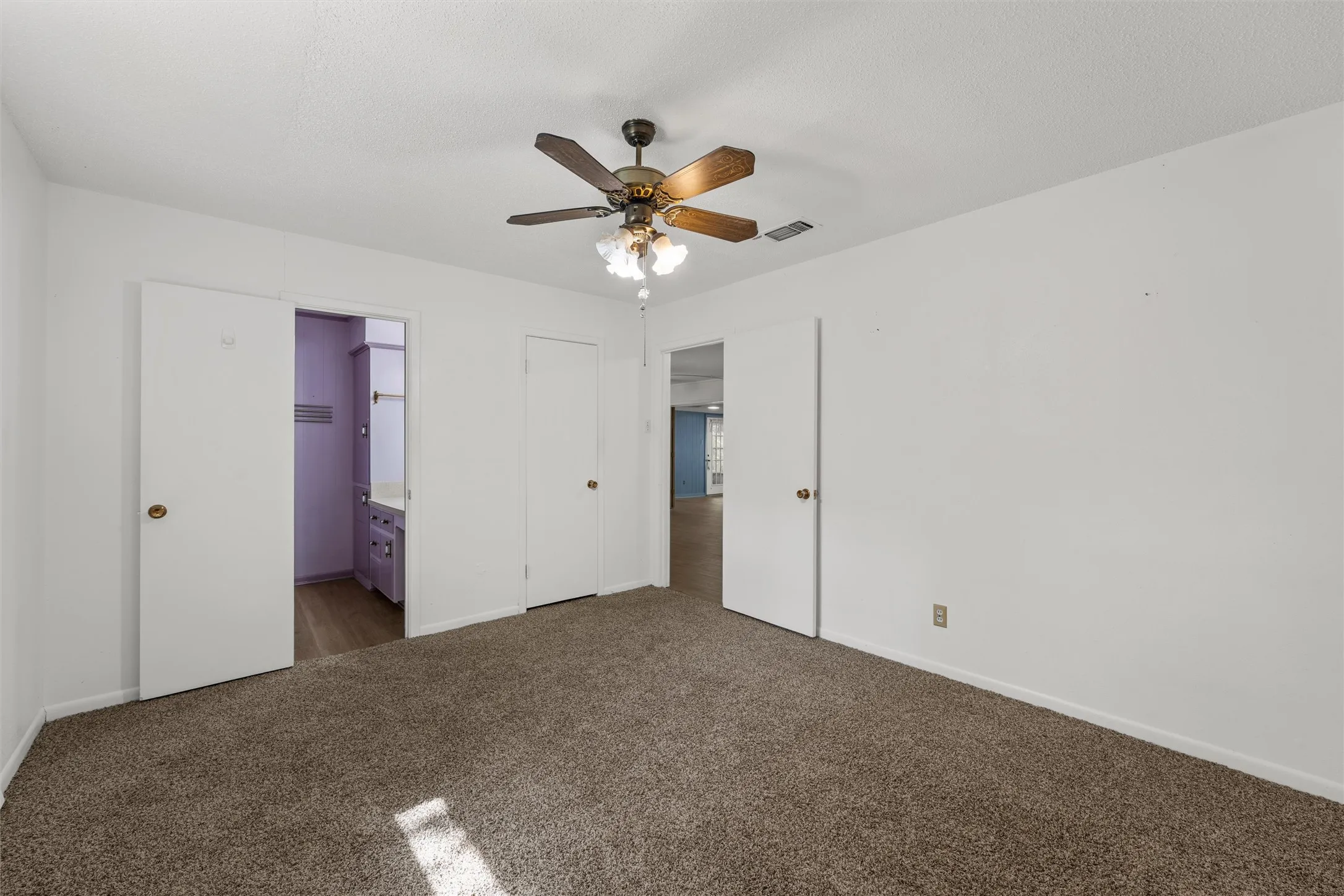 Single Family Residence For Sale in Mc Lennan County , 4419 Shady Glen Drive, Waco, Texas 76708, 4 Bedroom, 3 Bathroom, 2 Garage spaces, 2,847 Sqft, built in 1965, mls#21397516, Real Estate Agent in Waco, Homes For Sale in Mc Lennan county, Homes For Sale in Waco, Realtor in Waco Texas, Real Estate Brokerage Independent Realty Texas, Luminita Cordes Realtor
