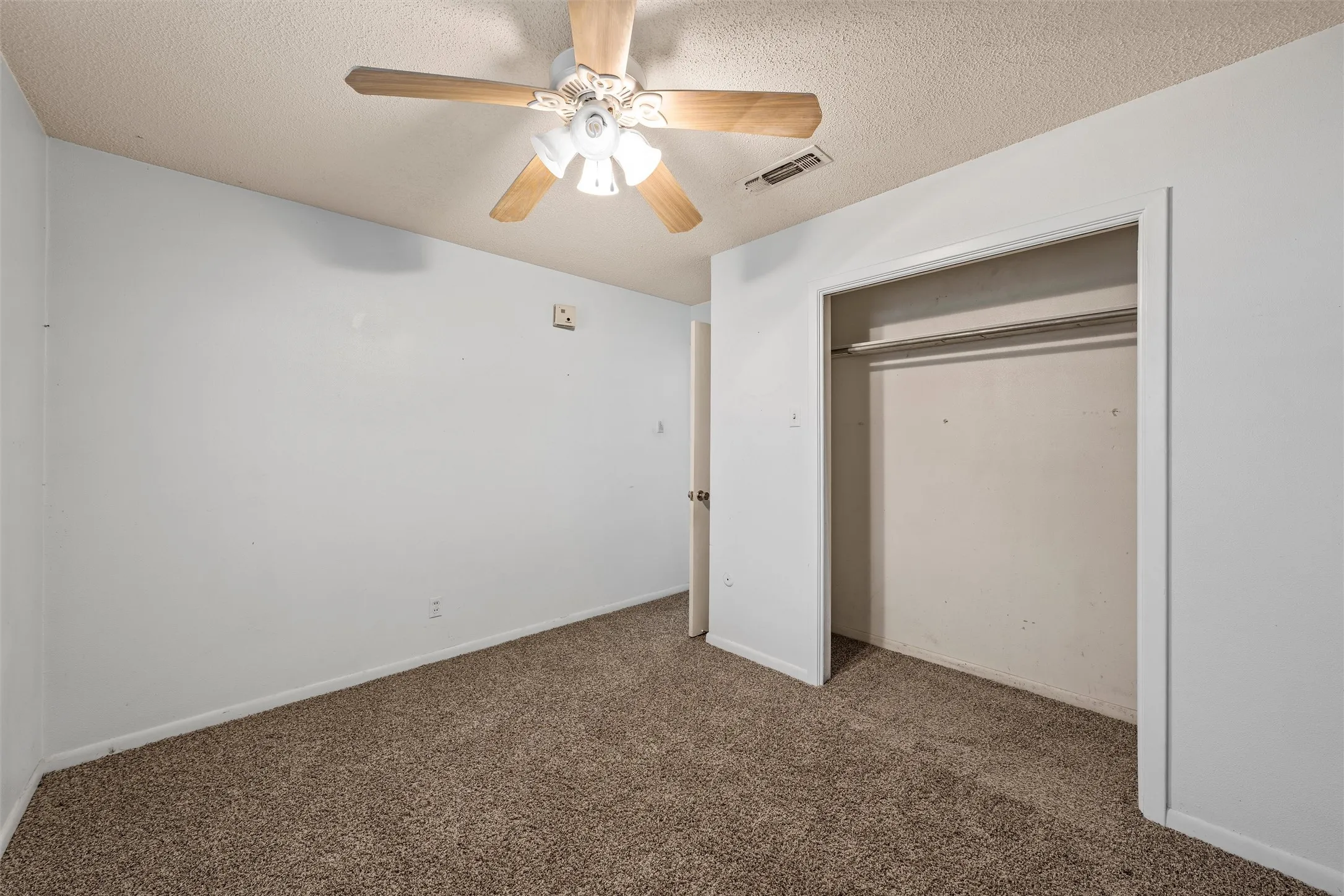 Single Family Residence For Sale in Mc Lennan County , 4419 Shady Glen Drive, Waco, Texas 76708, 4 Bedroom, 3 Bathroom, 2 Garage spaces, 2,847 Sqft, built in 1965, mls#21397516, Real Estate Agent in Waco, Homes For Sale in Mc Lennan county, Homes For Sale in Waco, Realtor in Waco Texas, Real Estate Brokerage Independent Realty Texas, Luminita Cordes Realtor