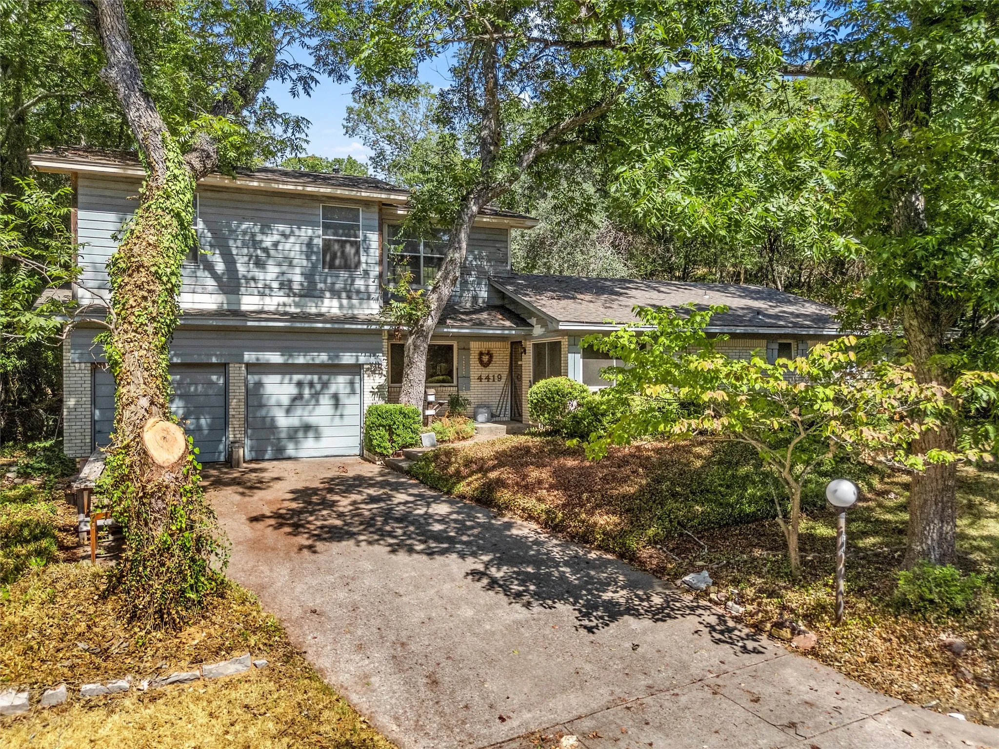 Single Family Residence For Sale in Mc Lennan County , 4419 Shady Glen Drive, Waco, Texas 76708, 4 Bedroom, 3 Bathroom, 2 Garage spaces, 2,847 Sqft, built in 1965, mls#21397516, Real Estate Agent in Waco, Homes For Sale in Mc Lennan county, Homes For Sale in Waco, Realtor in Waco Texas, Real Estate Brokerage Independent Realty Texas, Luminita Cordes Realtor