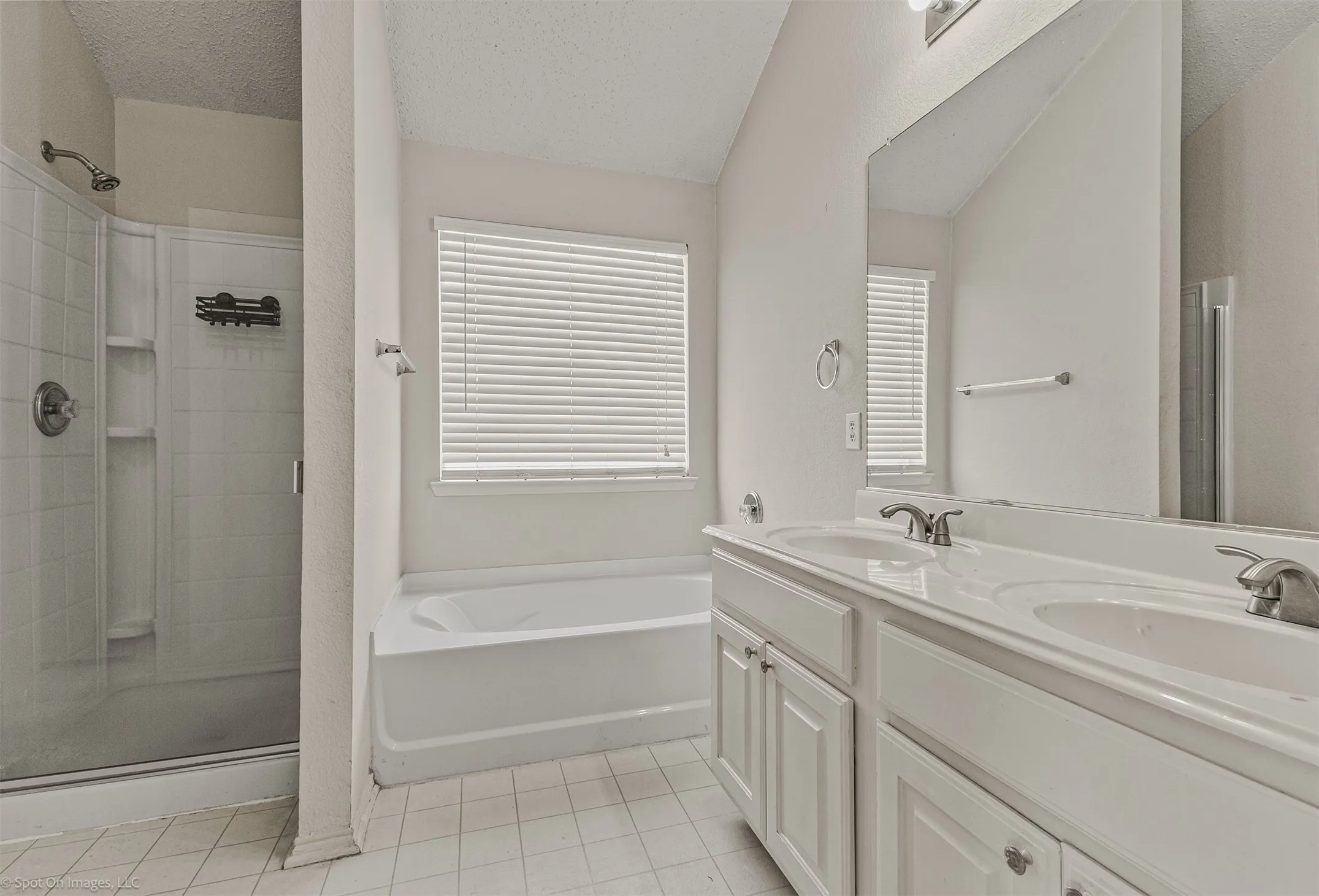 Single Family Residence For Sale in Kaufman County , 2011 Misty Hollow Court, Forney, Texas 75126, 4 Bedroom, 2 Bathroom, 2 Garage spaces, 1,762 Sqft, built in 2004, mls#21398114, Real Estate Agent in Forney, Homes For Sale in Kaufman county, Homes For Sale in Forney, Realtor in Forney Texas, Real Estate Brokerage Independent Realty Texas, Luminita Cordes Realtor