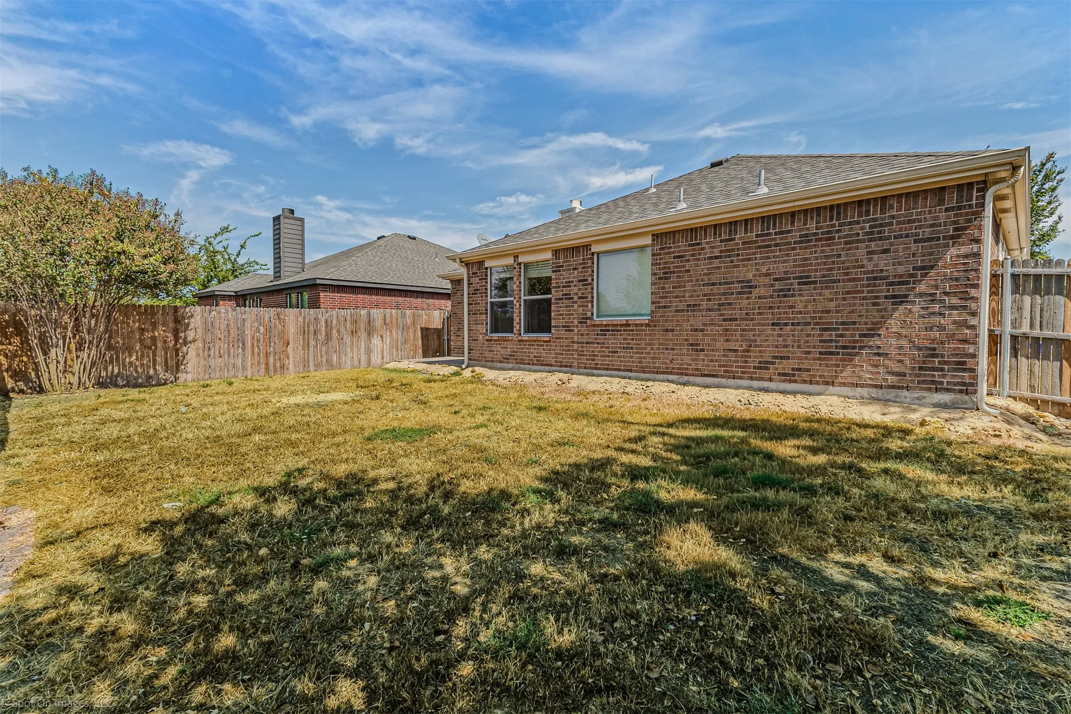 Single Family Residence For Sale in Kaufman County , 2011 Misty Hollow Court, Forney, Texas 75126, 4 Bedroom, 2 Bathroom, 2 Garage spaces, 1,762 Sqft, built in 2004, mls#21398114, Real Estate Agent in Forney, Homes For Sale in Kaufman county, Homes For Sale in Forney, Realtor in Forney Texas, Real Estate Brokerage Independent Realty Texas, Luminita Cordes Realtor