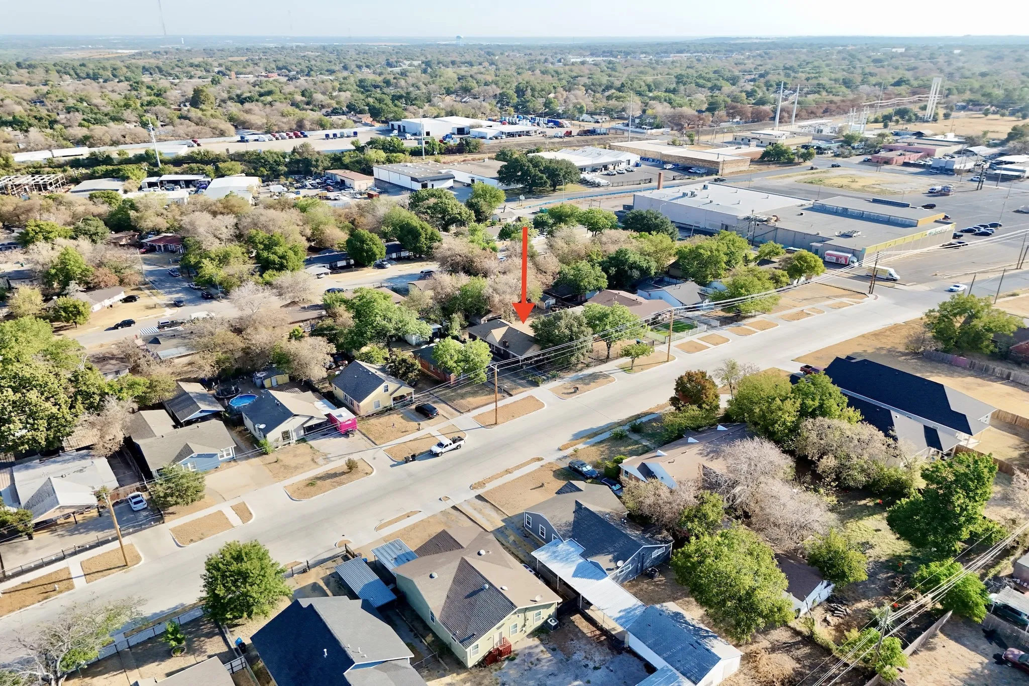 Single Family Residence For Sale in Tarrant County , 3521 Avenue Avenue E, Fort Worth, Texas 76105, 2 Bedroom, 1 Bathroom, 1 Garage spaces, 1,306 Sqft, built in 1928, mls#21394631, Real Estate Agent in Fort Worth, Homes For Sale in Tarrant county, Homes For Sale in Fort Worth, Realtor in Fort Worth Texas, Real Estate Brokerage Independent Realty Texas, Luminita Cordes Realtor