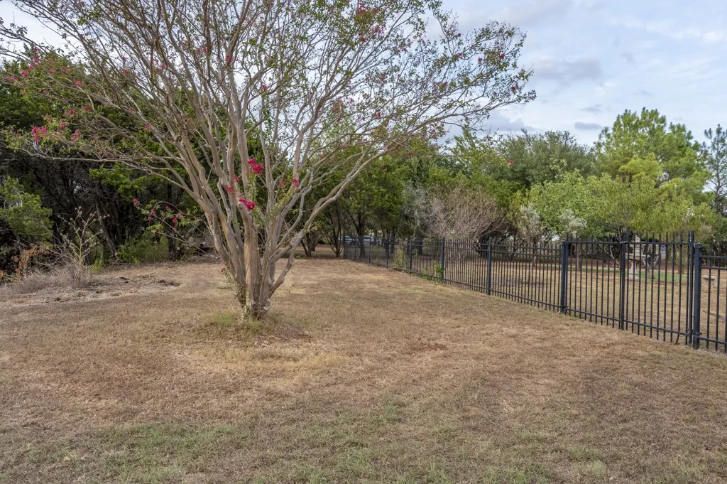 Single Family Residence For Sale in Johnson County , 9024 S Highway 174, Rio Vista, Texas 76093, 3 Bedroom, 2 Bathroom, 2 Garage spaces, 2,477 Sqft, built in 1999, mls#21397231, Real Estate Agent in Rio Vista, Homes For Sale in Johnson county, Homes For Sale in Rio Vista, Realtor in Rio Vista Texas, Real Estate Brokerage Independent Realty Texas, Luminita Cordes Realtor