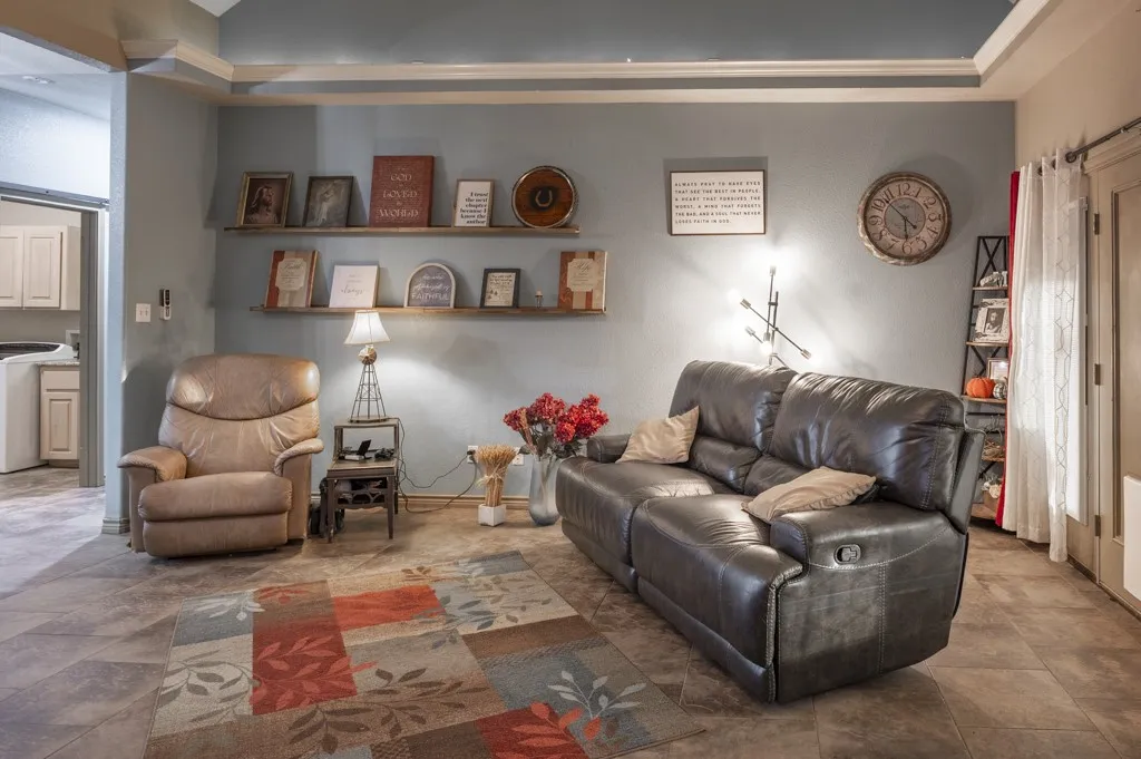 Single Family Residence For Sale in Johnson County , 9024 S Highway 174, Rio Vista, Texas 76093, 3 Bedroom, 2 Bathroom, 2 Garage spaces, 2,477 Sqft, built in 1999, mls#21397231, Real Estate Agent in Rio Vista, Homes For Sale in Johnson county, Homes For Sale in Rio Vista, Realtor in Rio Vista Texas, Real Estate Brokerage Independent Realty Texas, Luminita Cordes Realtor