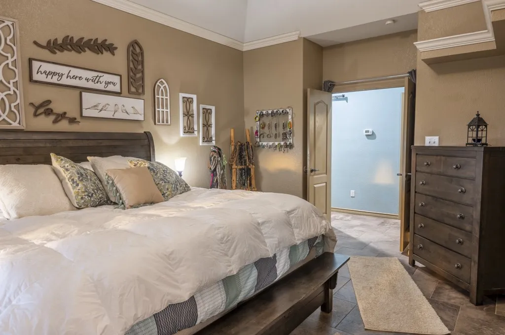Master with Hallway Entry