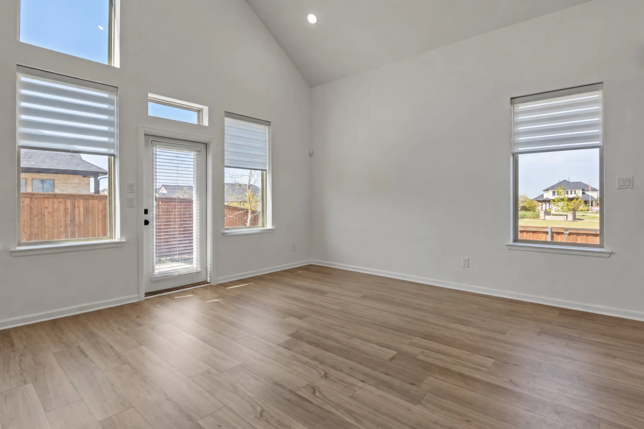 Single Family Residence For Sale in Collin County , 1432 Bettolo Drive, Celina, Texas 75009, 5 Bedroom, 4 Bathroom, 2 Garage spaces, 3,321 Sqft, built in 2024, mls#21397820, Real Estate Agent in Celina, Homes For Sale in Collin county, Homes For Sale in Celina, Realtor in Celina Texas, Real Estate Brokerage Independent Realty Texas, Luminita Cordes Realtor
