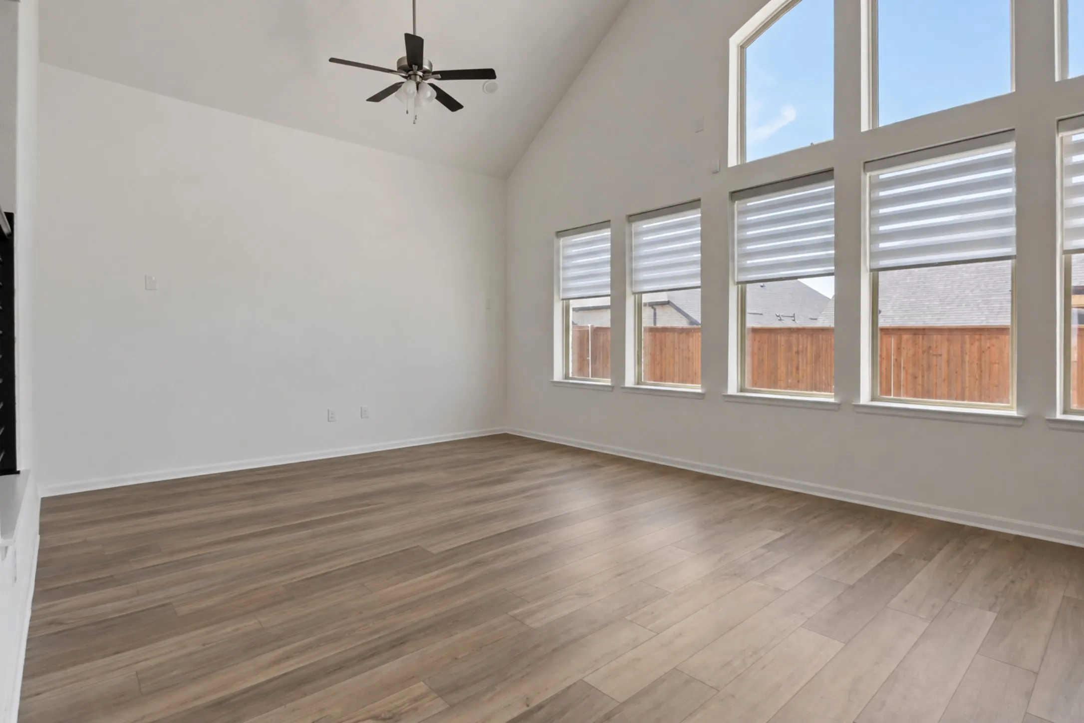 Single Family Residence For Sale in Collin County , 1432 Bettolo Drive, Celina, Texas 75009, 5 Bedroom, 4 Bathroom, 2 Garage spaces, 3,321 Sqft, built in 2024, mls#21397820, Real Estate Agent in Celina, Homes For Sale in Collin county, Homes For Sale in Celina, Realtor in Celina Texas, Real Estate Brokerage Independent Realty Texas, Luminita Cordes Realtor