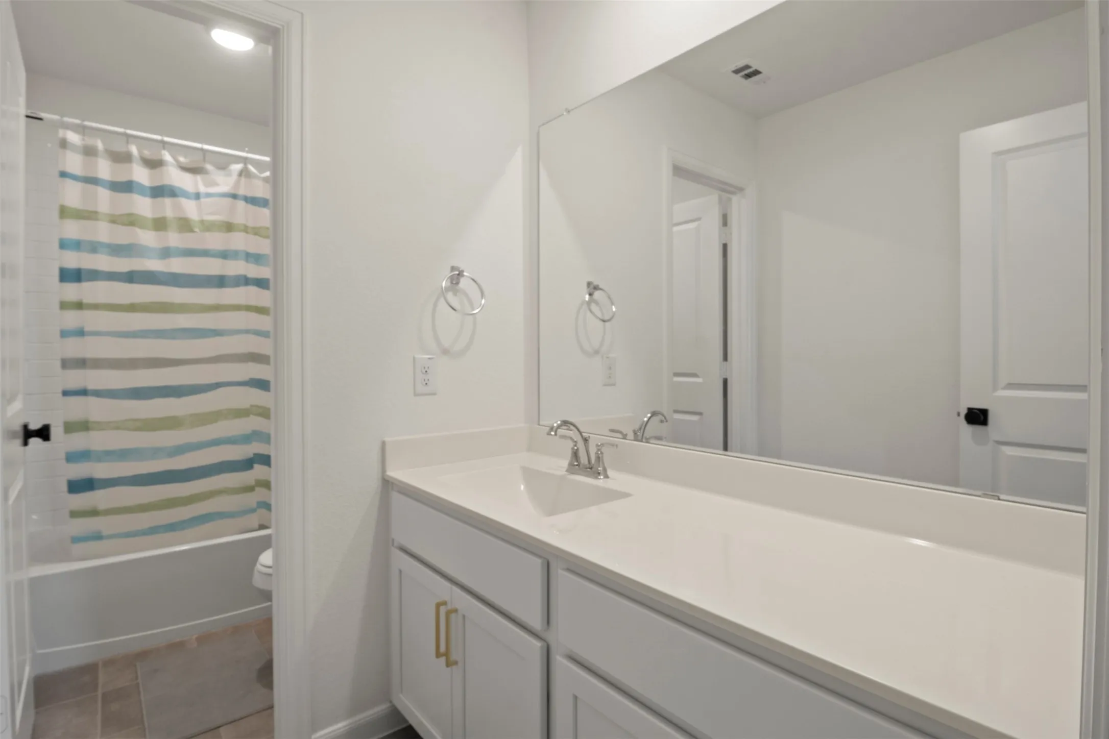 Single Family Residence For Sale in Collin County , 1432 Bettolo Drive, Celina, Texas 75009, 5 Bedroom, 4 Bathroom, 2 Garage spaces, 3,321 Sqft, built in 2024, mls#21397820, Real Estate Agent in Celina, Homes For Sale in Collin county, Homes For Sale in Celina, Realtor in Celina Texas, Real Estate Brokerage Independent Realty Texas, Luminita Cordes Realtor