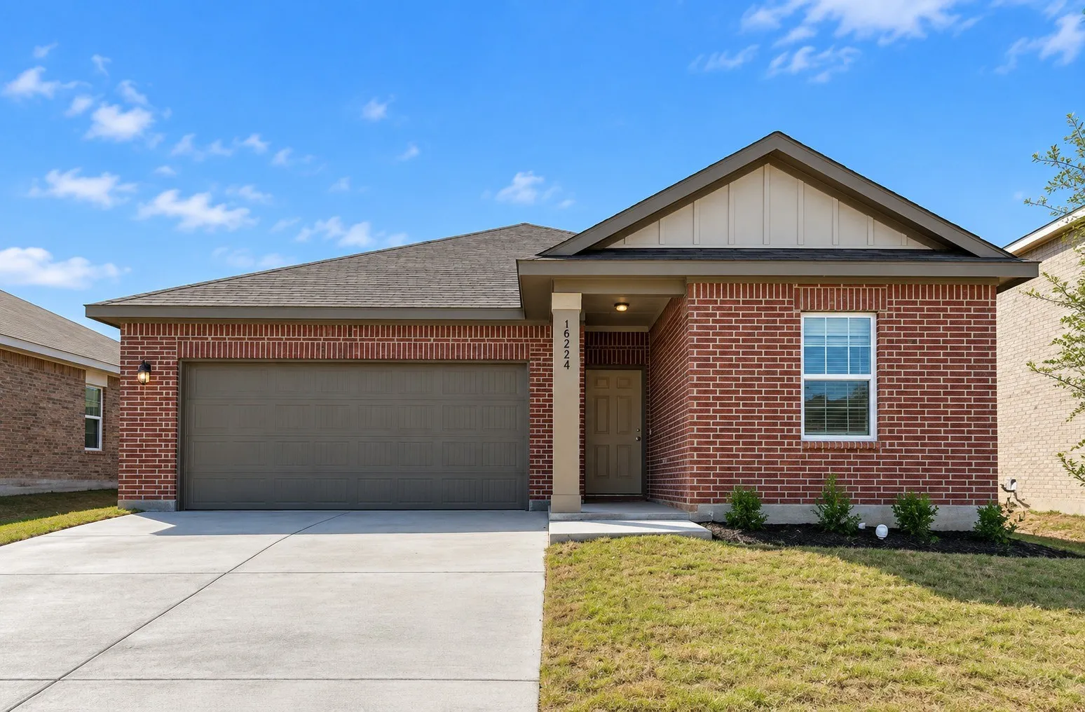 Single Family Residence For Rent in Tarrant County , 6525 Trident Court, Fort Worth, Texas 76179, 3 Bedroom, 2 Bathroom, 2 Garage spaces, 1,662 Sqft, built in 2020, mls#21398226, Real Estate Agent in Fort Worth, Homes For Rent in Tarrant county, Homes For Rent in Fort Worth, Realtor in Fort Worth Texas, Real Estate Brokerage Independent Realty Texas, Luminita Cordes Realtor