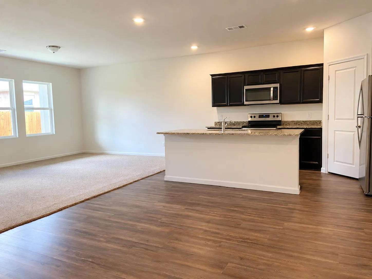 Single Family Residence For Rent in Tarrant County , 6525 Trident Court, Fort Worth, Texas 76179, 3 Bedroom, 2 Bathroom, 2 Garage spaces, 1,662 Sqft, built in 2020, mls#21398226, Real Estate Agent in Fort Worth, Homes For Rent in Tarrant county, Homes For Rent in Fort Worth, Realtor in Fort Worth Texas, Real Estate Brokerage Independent Realty Texas, Luminita Cordes Realtor
