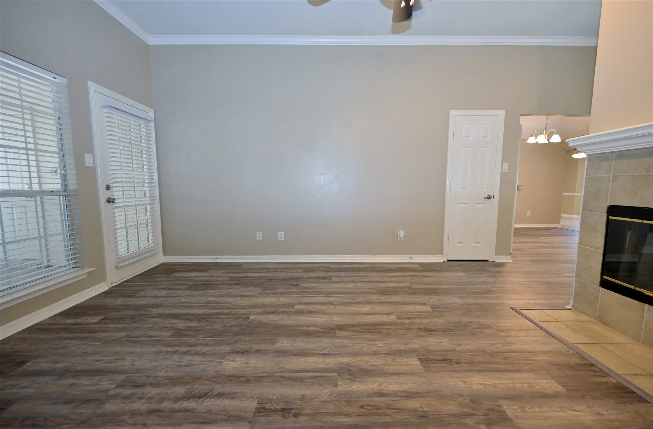 Single Family Residence For Rent in Ellis County , 211 Barbara Way, Red Oak, Texas 75154, 3 Bedroom, 2 Bathroom, 2 Garage spaces, 1,820 Sqft, built in 1993, mls#21397123, Real Estate Agent in Red Oak, Homes For Rent in Ellis county, Homes For Rent in Red Oak, Realtor in Red Oak Texas, Real Estate Brokerage Independent Realty Texas, Luminita Cordes Realtor