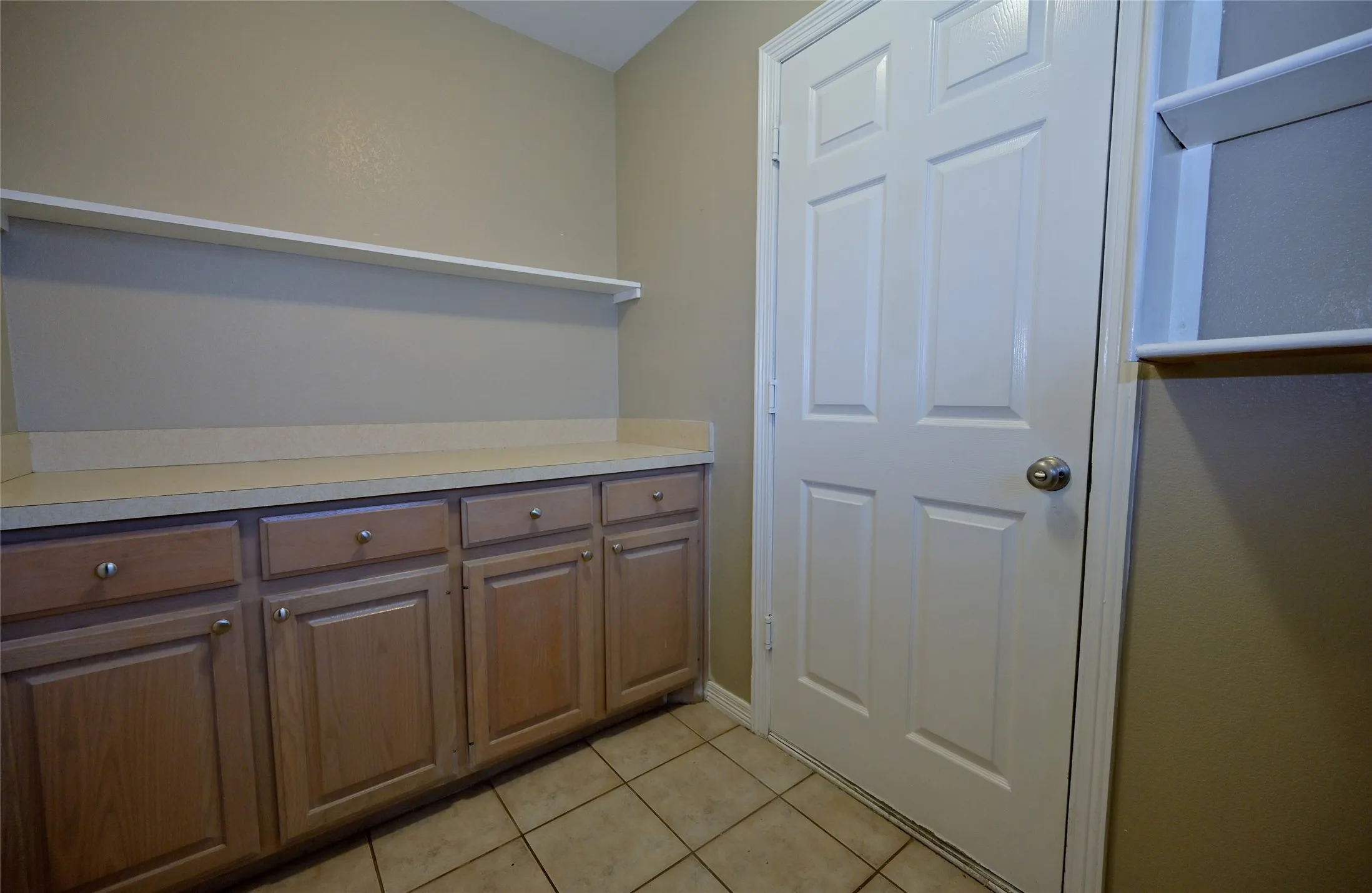 Single Family Residence For Rent in Ellis County , 211 Barbara Way, Red Oak, Texas 75154, 3 Bedroom, 2 Bathroom, 2 Garage spaces, 1,820 Sqft, built in 1993, mls#21397123, Real Estate Agent in Red Oak, Homes For Rent in Ellis county, Homes For Rent in Red Oak, Realtor in Red Oak Texas, Real Estate Brokerage Independent Realty Texas, Luminita Cordes Realtor