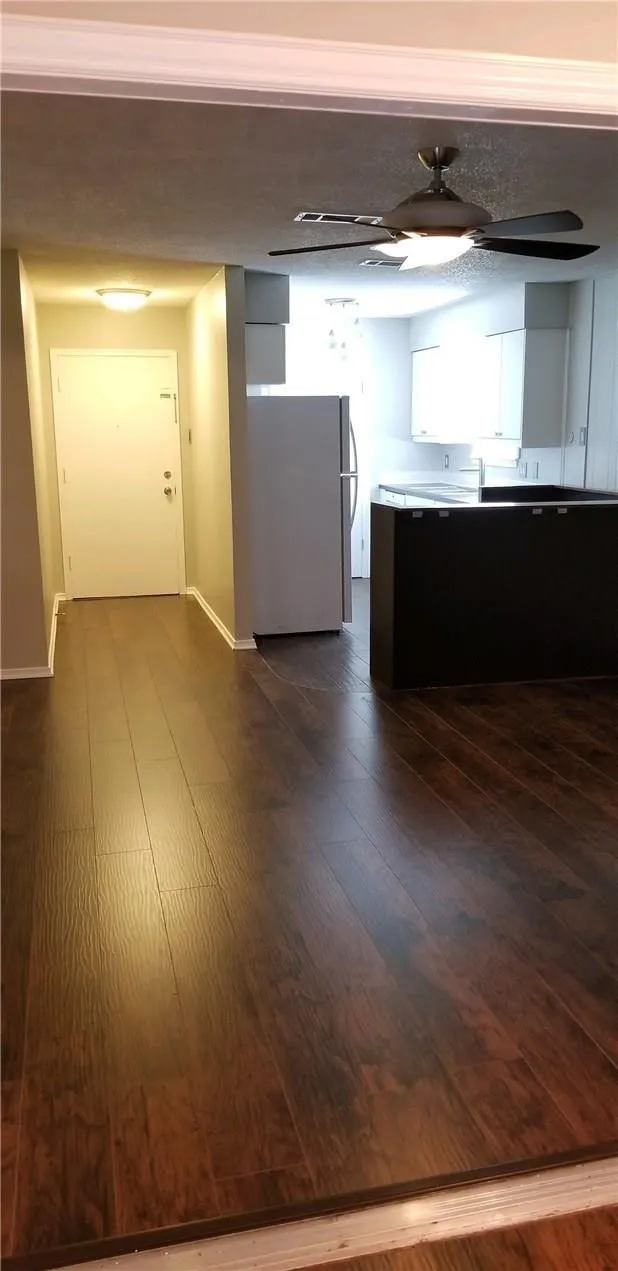 Single Family Residence For Rent in Collin County , 933 Meadow Mead Drive, Allen, Texas 75002, 3 Bedroom, 2 Bathroom, 2 Garage spaces, 1,017 Sqft, built in 1968, mls#21398229, Real Estate Agent in Allen, Homes For Rent in Collin county, Homes For Rent in Allen, Realtor in Allen Texas, Real Estate Brokerage Independent Realty Texas, Luminita Cordes Realtor