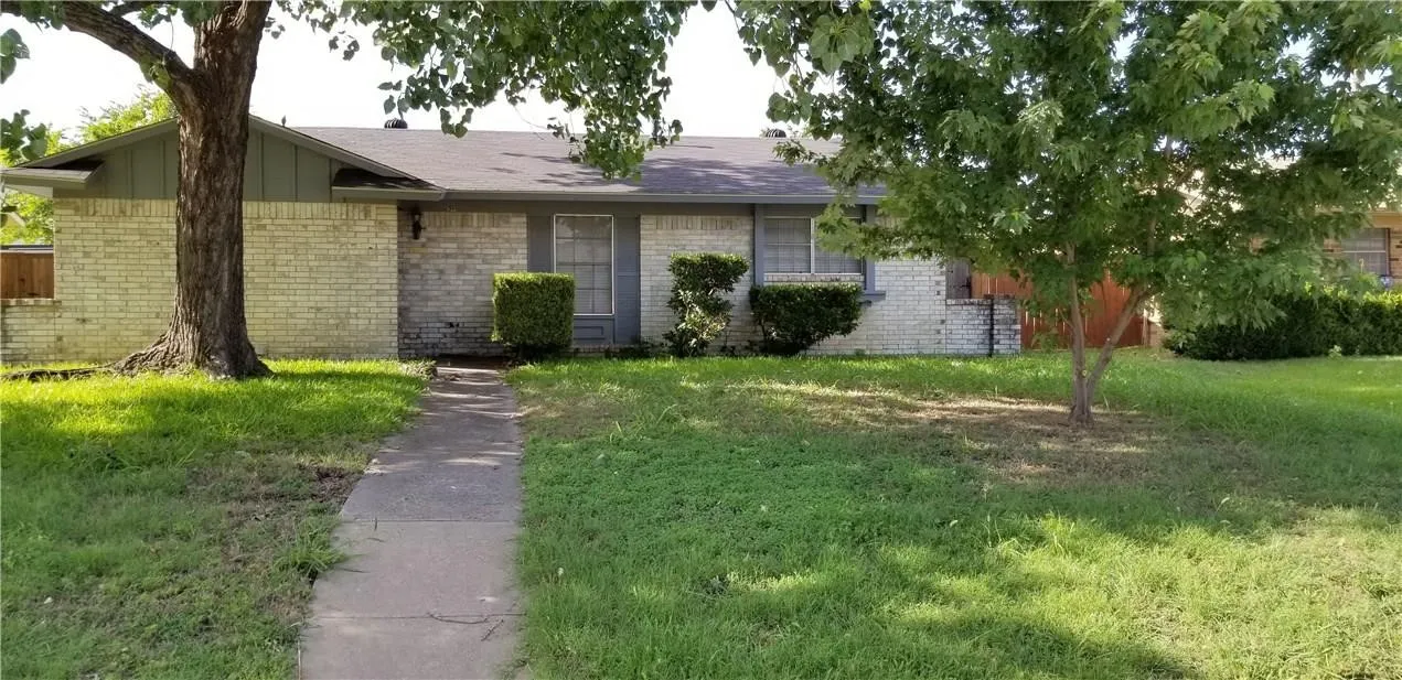 Single Family Residence For Rent in Collin County , 933 Meadow Mead Drive, Allen, Texas 75002, 3 Bedroom, 2 Bathroom, 2 Garage spaces, 1,017 Sqft, built in 1968, mls#21398229, Real Estate Agent in Allen, Homes For Rent in Collin county, Homes For Rent in Allen, Realtor in Allen Texas, Real Estate Brokerage Independent Realty Texas, Luminita Cordes Realtor