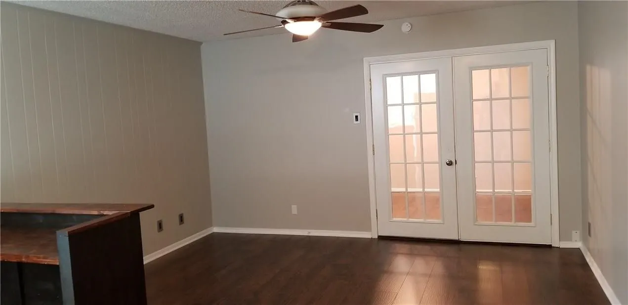Single Family Residence For Rent in Collin County , 933 Meadow Mead Drive, Allen, Texas 75002, 3 Bedroom, 2 Bathroom, 2 Garage spaces, 1,017 Sqft, built in 1968, mls#21398229, Real Estate Agent in Allen, Homes For Rent in Collin county, Homes For Rent in Allen, Realtor in Allen Texas, Real Estate Brokerage Independent Realty Texas, Luminita Cordes Realtor