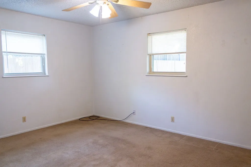 Single Family Residence For Sale in Stephens County , 503 N Harding Street, Breckenridge, Texas 76424, 3 Bedroom, 2 Bathroom, Garage spaces, 1,296 Sqft, built in 1978, mls#21398235, Real Estate Agent in Breckenridge, Homes For Sale in Stephens county, Homes For Sale in Breckenridge, Realtor in Breckenridge Texas, Real Estate Brokerage Independent Realty Texas, Luminita Cordes Realtor