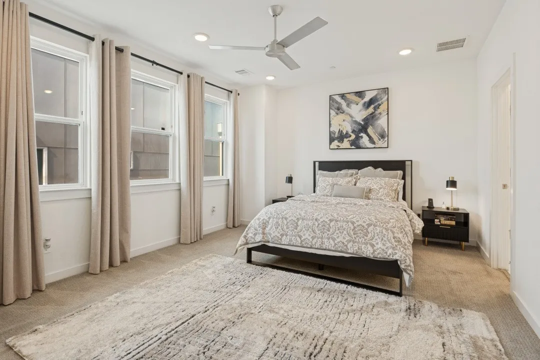 Single Family Residence For Rent in Dallas County , 2314 N Carroll Avenue 101, Dallas, Texas 75204, 3 Bedroom, 4 Bathroom, 2 Garage spaces, 1,801 Sqft, built in 2017, mls#21398007, Real Estate Agent in Dallas, Homes For Rent in Dallas county, Homes For Rent in Dallas, Realtor in Dallas Texas, Real Estate Brokerage Independent Realty Texas, Luminita Cordes Realtor