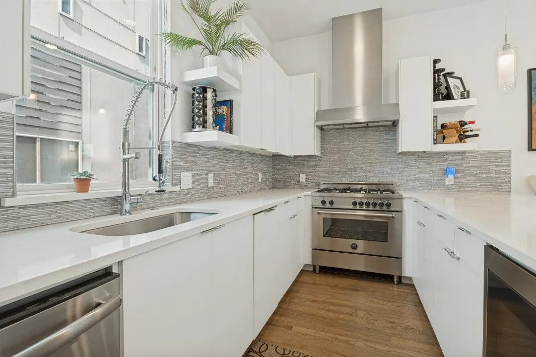 Single Family Residence For Rent in Dallas County , 2314 N Carroll Avenue 101, Dallas, Texas 75204, 3 Bedroom, 4 Bathroom, 2 Garage spaces, 1,801 Sqft, built in 2017, mls#21398007, Real Estate Agent in Dallas, Homes For Rent in Dallas county, Homes For Rent in Dallas, Realtor in Dallas Texas, Real Estate Brokerage Independent Realty Texas, Luminita Cordes Realtor