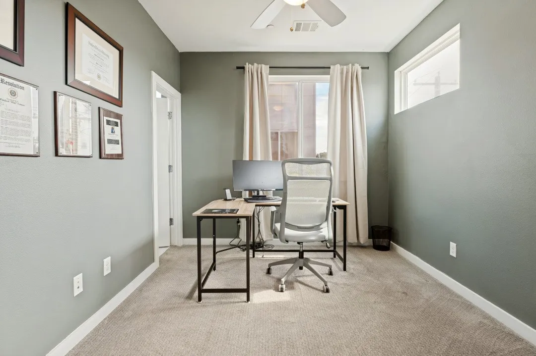 Single Family Residence For Rent in Dallas County , 2314 N Carroll Avenue 101, Dallas, Texas 75204, 3 Bedroom, 4 Bathroom, 2 Garage spaces, 1,801 Sqft, built in 2017, mls#21398007, Real Estate Agent in Dallas, Homes For Rent in Dallas county, Homes For Rent in Dallas, Realtor in Dallas Texas, Real Estate Brokerage Independent Realty Texas, Luminita Cordes Realtor