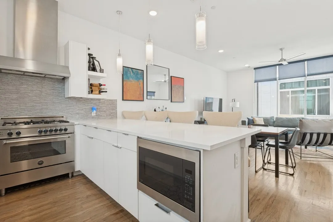 Single Family Residence For Rent in Dallas County , 2314 N Carroll Avenue 101, Dallas, Texas 75204, 3 Bedroom, 4 Bathroom, 2 Garage spaces, 1,801 Sqft, built in 2017, mls#21398007, Real Estate Agent in Dallas, Homes For Rent in Dallas county, Homes For Rent in Dallas, Realtor in Dallas Texas, Real Estate Brokerage Independent Realty Texas, Luminita Cordes Realtor