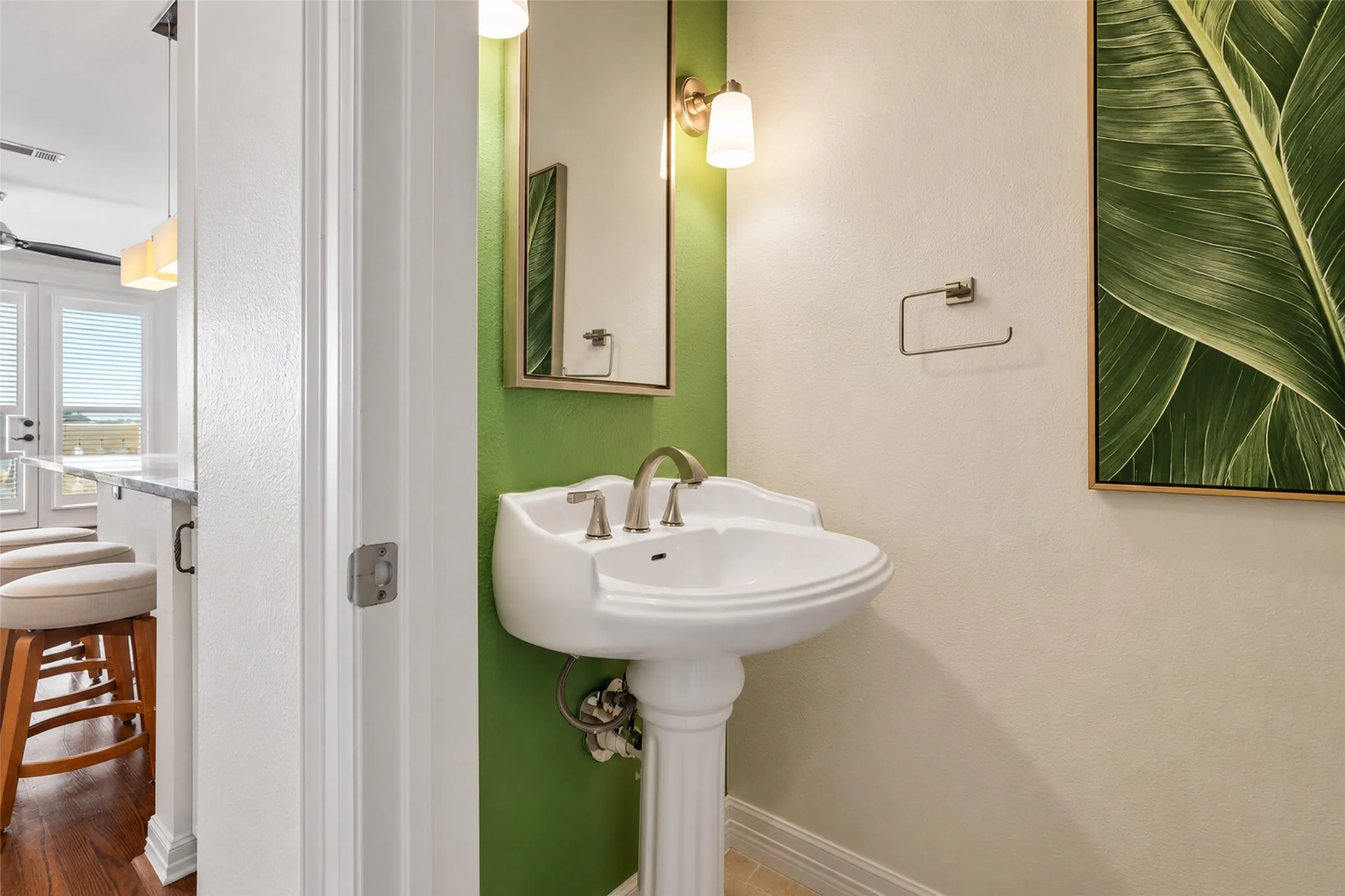 Condominium For Sale in Dallas County , 8616 Turtle Creek Boulevard 323, Dallas, Texas 75225, 2 Bedroom, 3 Bathroom, 2 Garage spaces, 1,288 Sqft, built in 2006, mls#21395554, Real Estate Agent in Dallas, Homes For Sale in Dallas county, Homes For Sale in Dallas, Realtor in Dallas Texas, Real Estate Brokerage Independent Realty Texas, Luminita Cordes Realtor