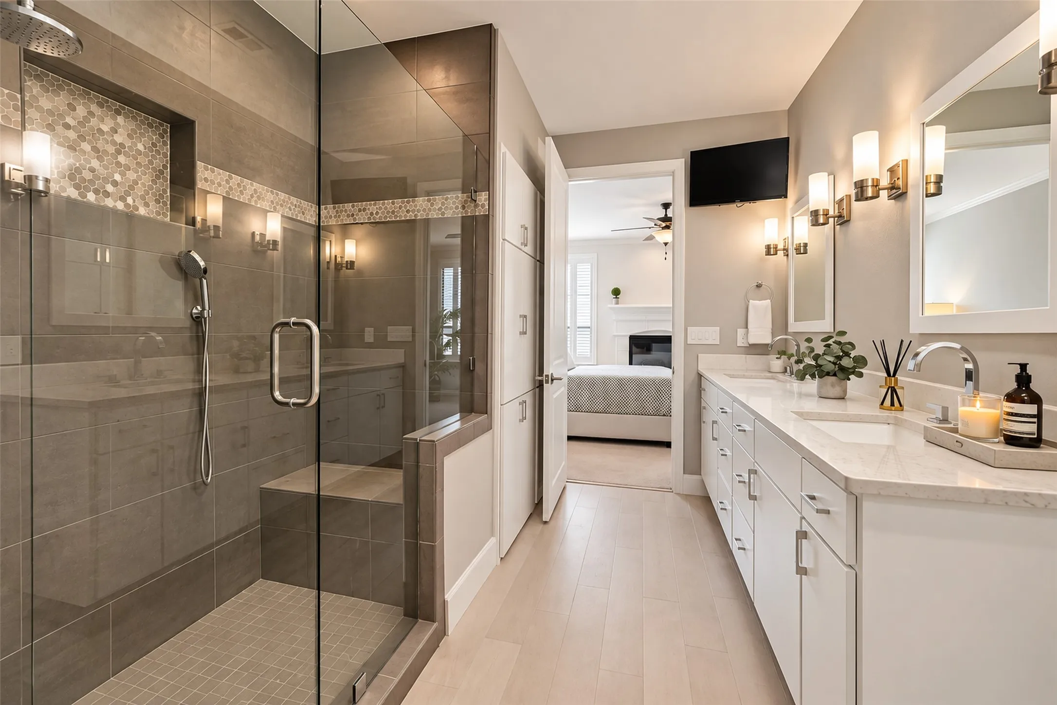 Condominium For Sale in Dallas County , 8616 Turtle Creek Boulevard 323, Dallas, Texas 75225, 2 Bedroom, 3 Bathroom, 2 Garage spaces, 1,288 Sqft, built in 2006, mls#21395554, Real Estate Agent in Dallas, Homes For Sale in Dallas county, Homes For Sale in Dallas, Realtor in Dallas Texas, Real Estate Brokerage Independent Realty Texas, Luminita Cordes Realtor