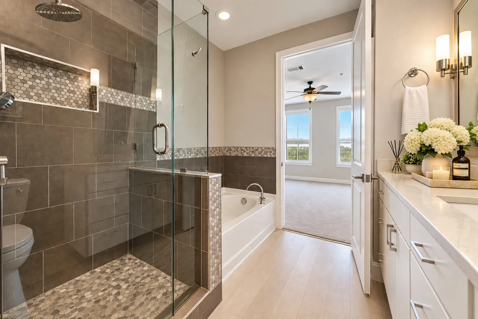 Condominium For Sale in Dallas County , 8616 Turtle Creek Boulevard 323, Dallas, Texas 75225, 2 Bedroom, 3 Bathroom, 2 Garage spaces, 1,288 Sqft, built in 2006, mls#21395554, Real Estate Agent in Dallas, Homes For Sale in Dallas county, Homes For Sale in Dallas, Realtor in Dallas Texas, Real Estate Brokerage Independent Realty Texas, Luminita Cordes Realtor