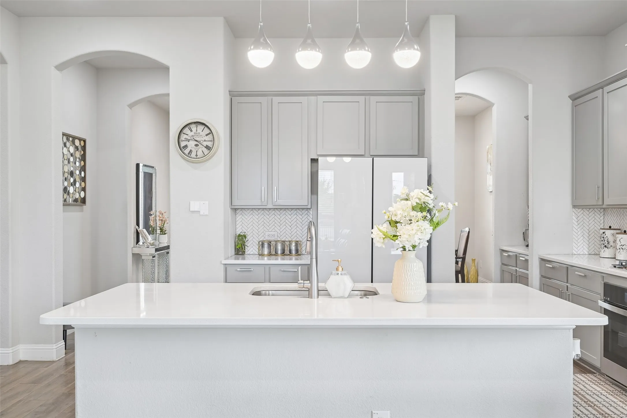 Single Family Residence For Sale in Tarrant County , 2923 Grand Lookout Lane, Arlington, Texas 76001, 6 Bedroom, 5 Bathroom, 3 Garage spaces, 4,474 Sqft, built in 2022, mls#21393868, Real Estate Agent in Arlington, Homes For Sale in Tarrant county, Homes For Sale in Arlington, Realtor in Arlington Texas, Real Estate Brokerage Independent Realty Texas, Luminita Cordes Realtor