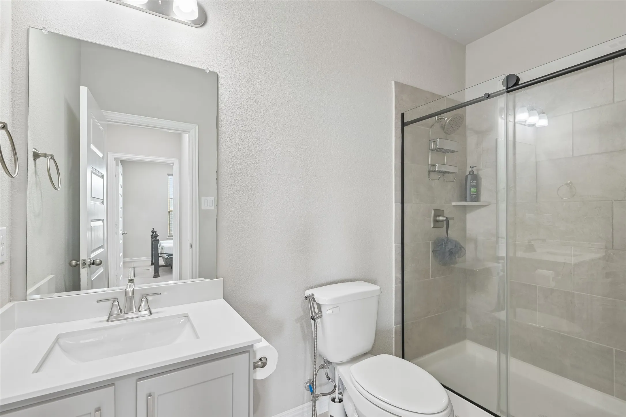 Single Family Residence For Sale in Tarrant County , 2923 Grand Lookout Lane, Arlington, Texas 76001, 6 Bedroom, 5 Bathroom, 3 Garage spaces, 4,474 Sqft, built in 2022, mls#21393868, Real Estate Agent in Arlington, Homes For Sale in Tarrant county, Homes For Sale in Arlington, Realtor in Arlington Texas, Real Estate Brokerage Independent Realty Texas, Luminita Cordes Realtor