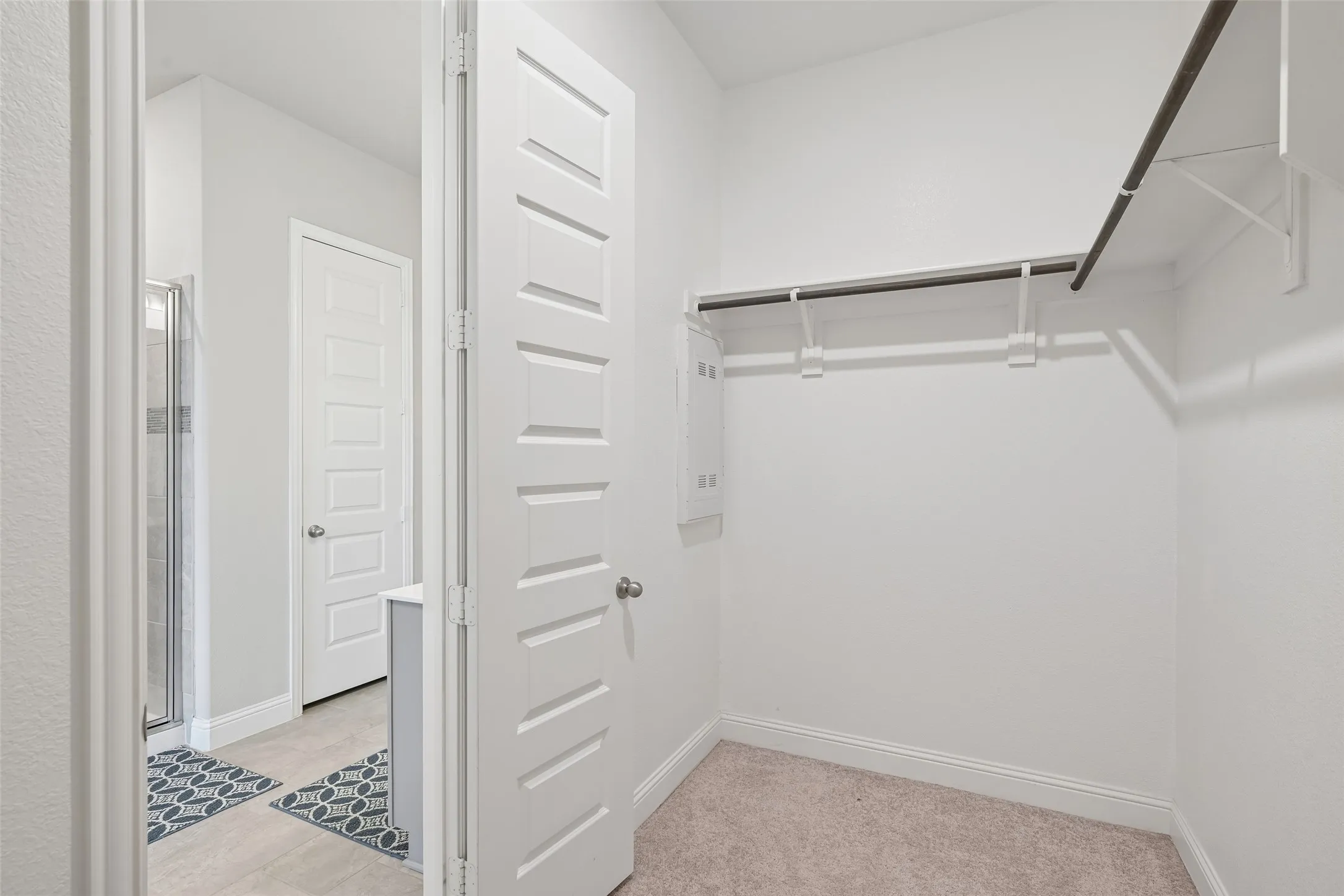 Single Family Residence For Sale in Tarrant County , 2923 Grand Lookout Lane, Arlington, Texas 76001, 6 Bedroom, 5 Bathroom, 3 Garage spaces, 4,474 Sqft, built in 2022, mls#21393868, Real Estate Agent in Arlington, Homes For Sale in Tarrant county, Homes For Sale in Arlington, Realtor in Arlington Texas, Real Estate Brokerage Independent Realty Texas, Luminita Cordes Realtor