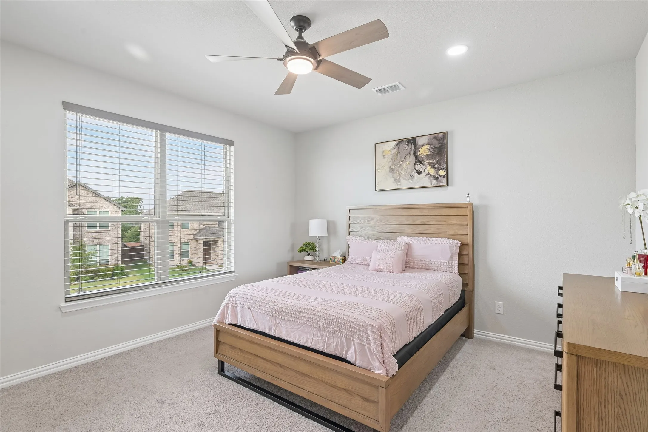 Single Family Residence For Sale in Tarrant County , 2923 Grand Lookout Lane, Arlington, Texas 76001, 6 Bedroom, 5 Bathroom, 3 Garage spaces, 4,474 Sqft, built in 2022, mls#21393868, Real Estate Agent in Arlington, Homes For Sale in Tarrant county, Homes For Sale in Arlington, Realtor in Arlington Texas, Real Estate Brokerage Independent Realty Texas, Luminita Cordes Realtor