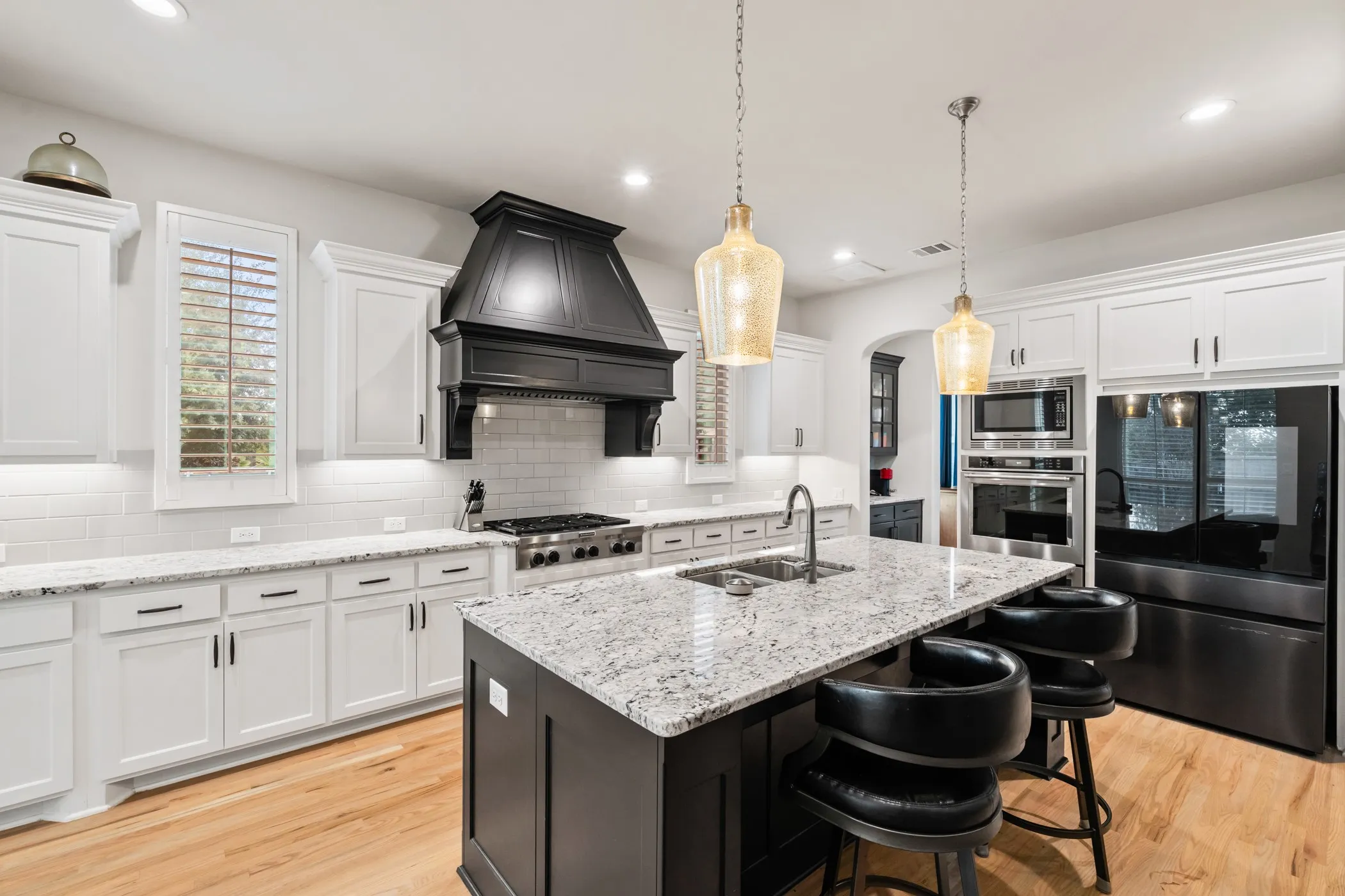 Single Family Residence For Sale in Denton County , 4608 Darlington Drive, Flower Mound, Texas 75022, 5 Bedroom, 7 Bathroom, 3 Garage spaces, 4,638 Sqft, built in 2017, mls#21393972, Real Estate Agent in Flower Mound, Homes For Sale in Denton county, Homes For Sale in Flower Mound, Realtor in Flower Mound Texas, Real Estate Brokerage Independent Realty Texas, Luminita Cordes Realtor