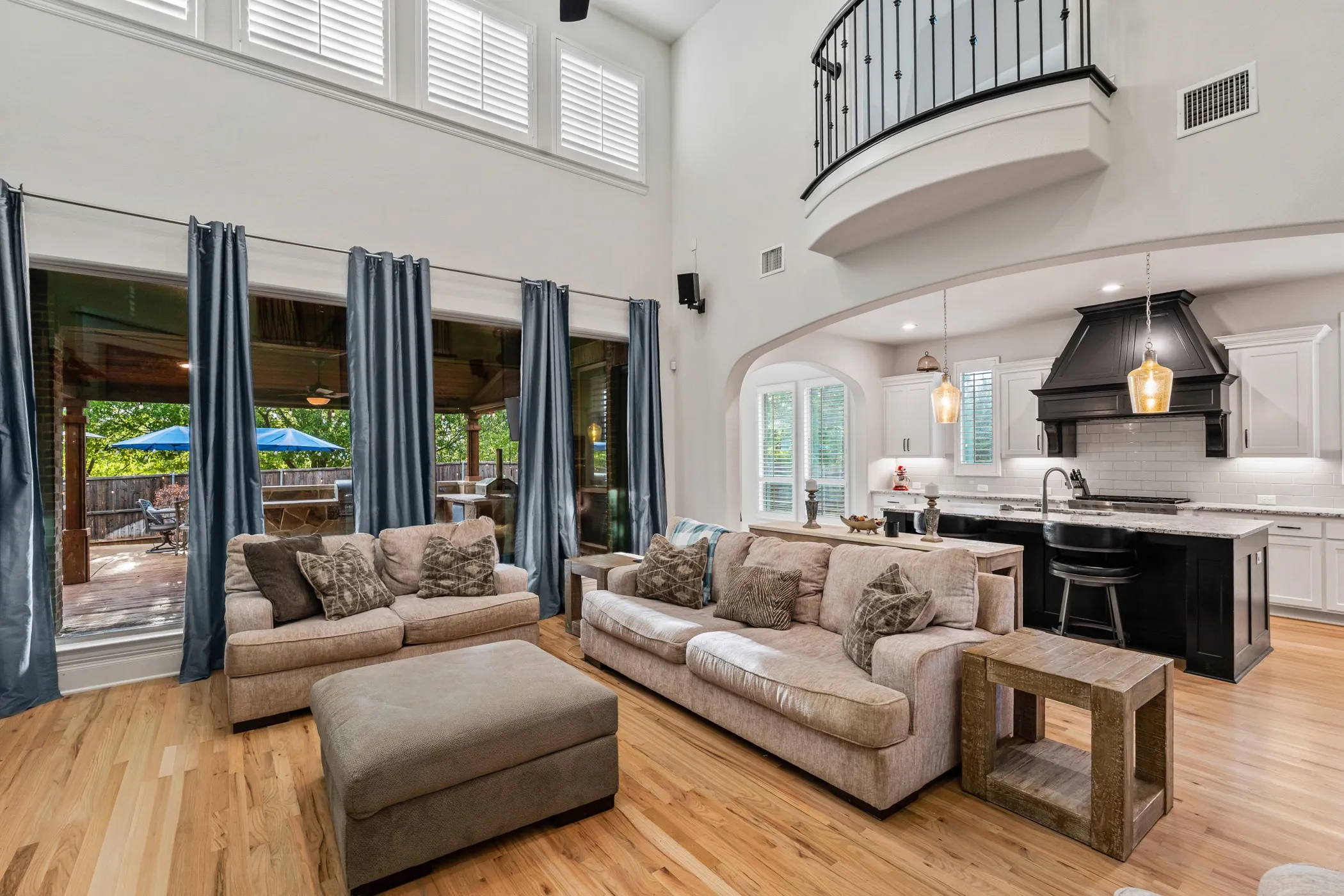 Single Family Residence For Sale in Denton County , 4608 Darlington Drive, Flower Mound, Texas 75022, 5 Bedroom, 7 Bathroom, 3 Garage spaces, 4,638 Sqft, built in 2017, mls#21393972, Real Estate Agent in Flower Mound, Homes For Sale in Denton county, Homes For Sale in Flower Mound, Realtor in Flower Mound Texas, Real Estate Brokerage Independent Realty Texas, Luminita Cordes Realtor
