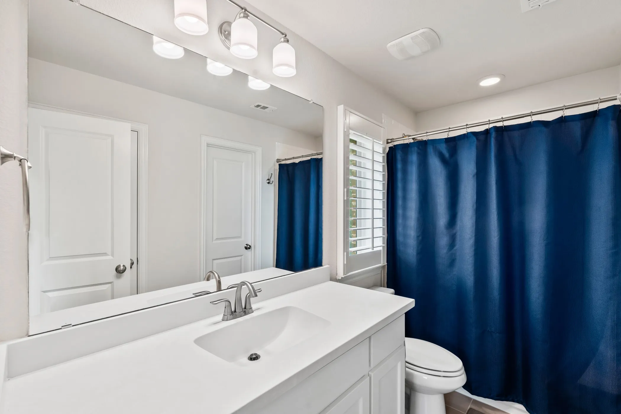 Single Family Residence For Sale in Denton County , 4608 Darlington Drive, Flower Mound, Texas 75022, 5 Bedroom, 7 Bathroom, 3 Garage spaces, 4,638 Sqft, built in 2017, mls#21393972, Real Estate Agent in Flower Mound, Homes For Sale in Denton county, Homes For Sale in Flower Mound, Realtor in Flower Mound Texas, Real Estate Brokerage Independent Realty Texas, Luminita Cordes Realtor
