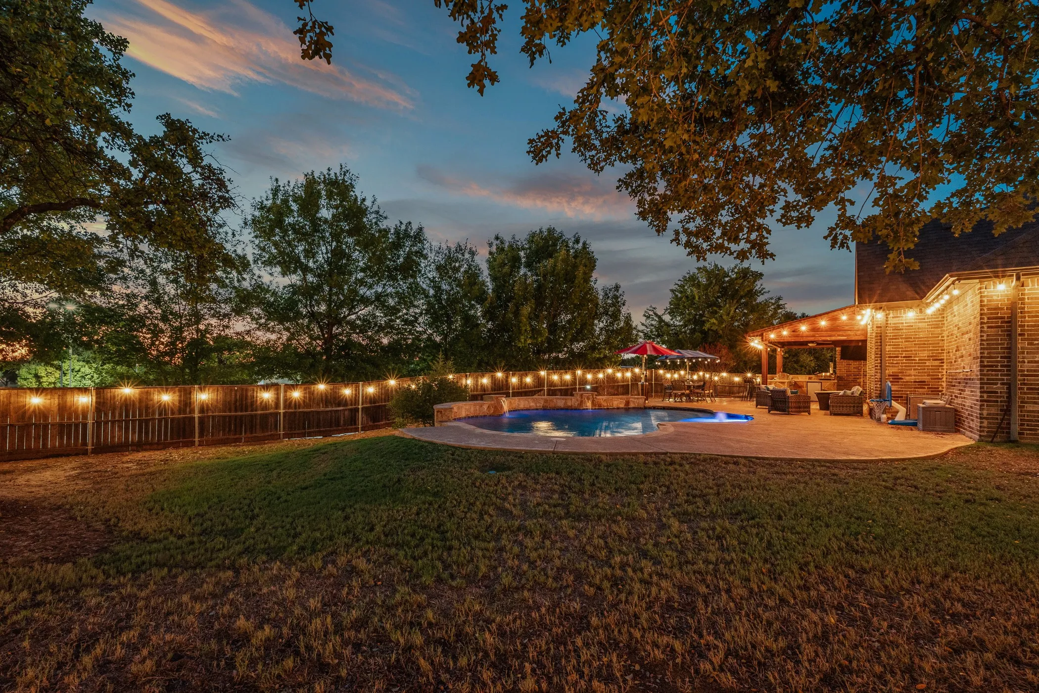 Single Family Residence For Sale in Denton County , 4608 Darlington Drive, Flower Mound, Texas 75022, 5 Bedroom, 7 Bathroom, 3 Garage spaces, 4,638 Sqft, built in 2017, mls#21393972, Real Estate Agent in Flower Mound, Homes For Sale in Denton county, Homes For Sale in Flower Mound, Realtor in Flower Mound Texas, Real Estate Brokerage Independent Realty Texas, Luminita Cordes Realtor