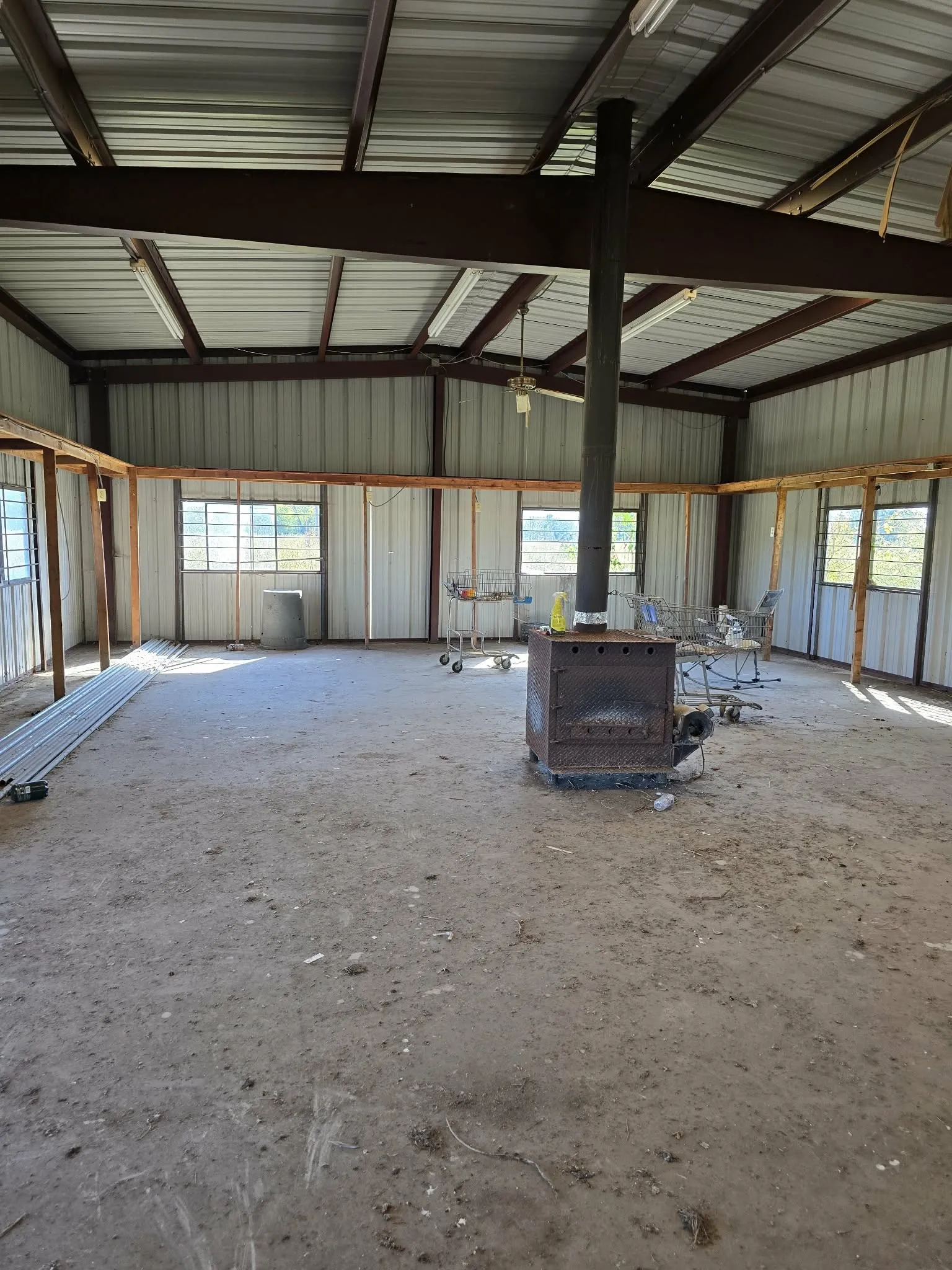 Warehouse For Sale in Kaufman County , 5297 W Highway 175, Kaufman, Texas 75142, 0, 0, Garage spaces, 0 Sqft, built in 1991, mls#21398008, Real Estate Agent in Kaufman, Homes For Sale in Kaufman county, Homes For Sale in Kaufman, Realtor in Kaufman Texas, Real Estate Brokerage Independent Realty Texas, Luminita Cordes Realtor