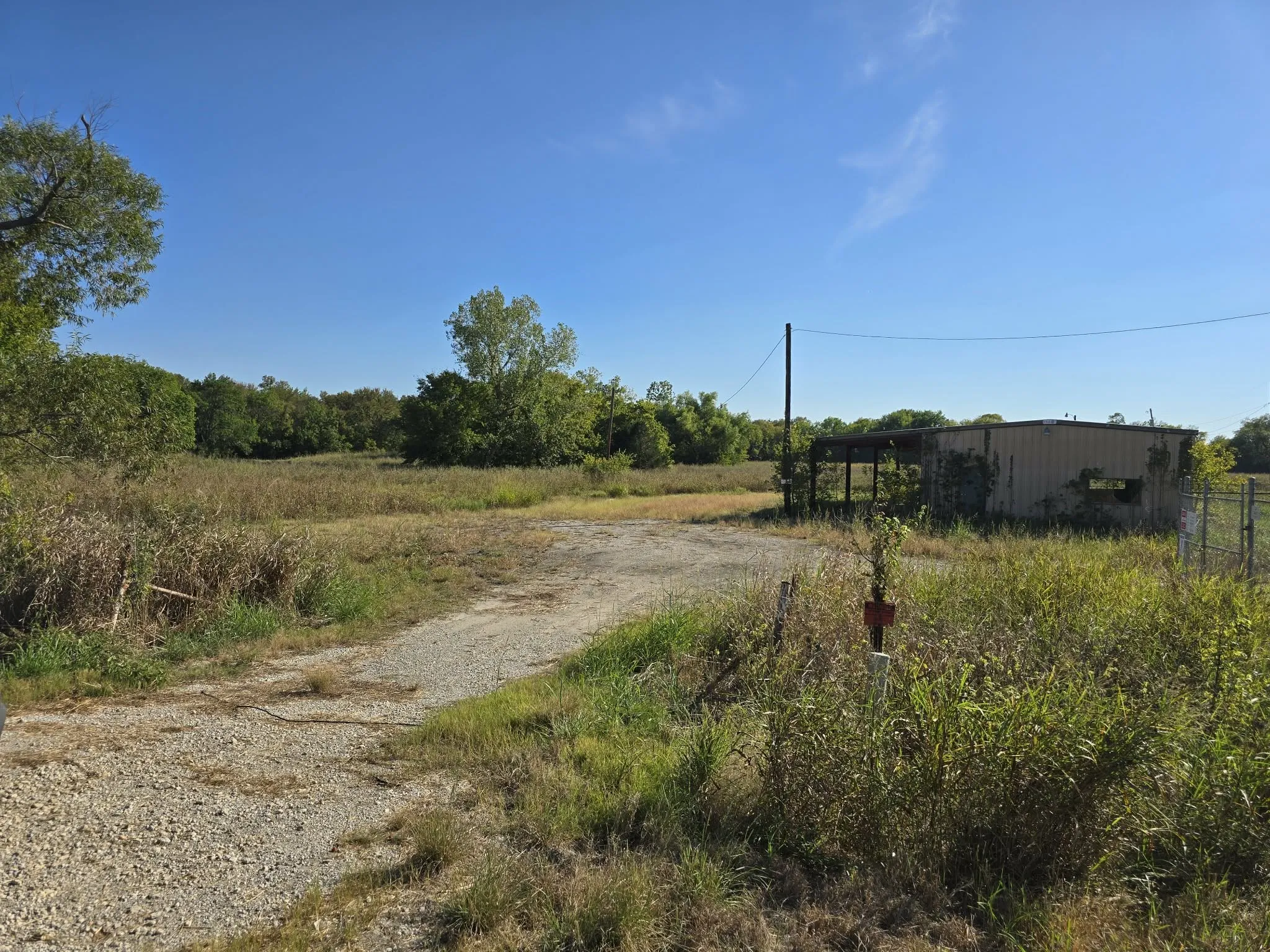 Warehouse For Sale in Kaufman County , 5297 W Highway 175, Kaufman, Texas 75142, 0, 0, Garage spaces, 0 Sqft, built in 1991, mls#21398008, Real Estate Agent in Kaufman, Homes For Sale in Kaufman county, Homes For Sale in Kaufman, Realtor in Kaufman Texas, Real Estate Brokerage Independent Realty Texas, Luminita Cordes Realtor