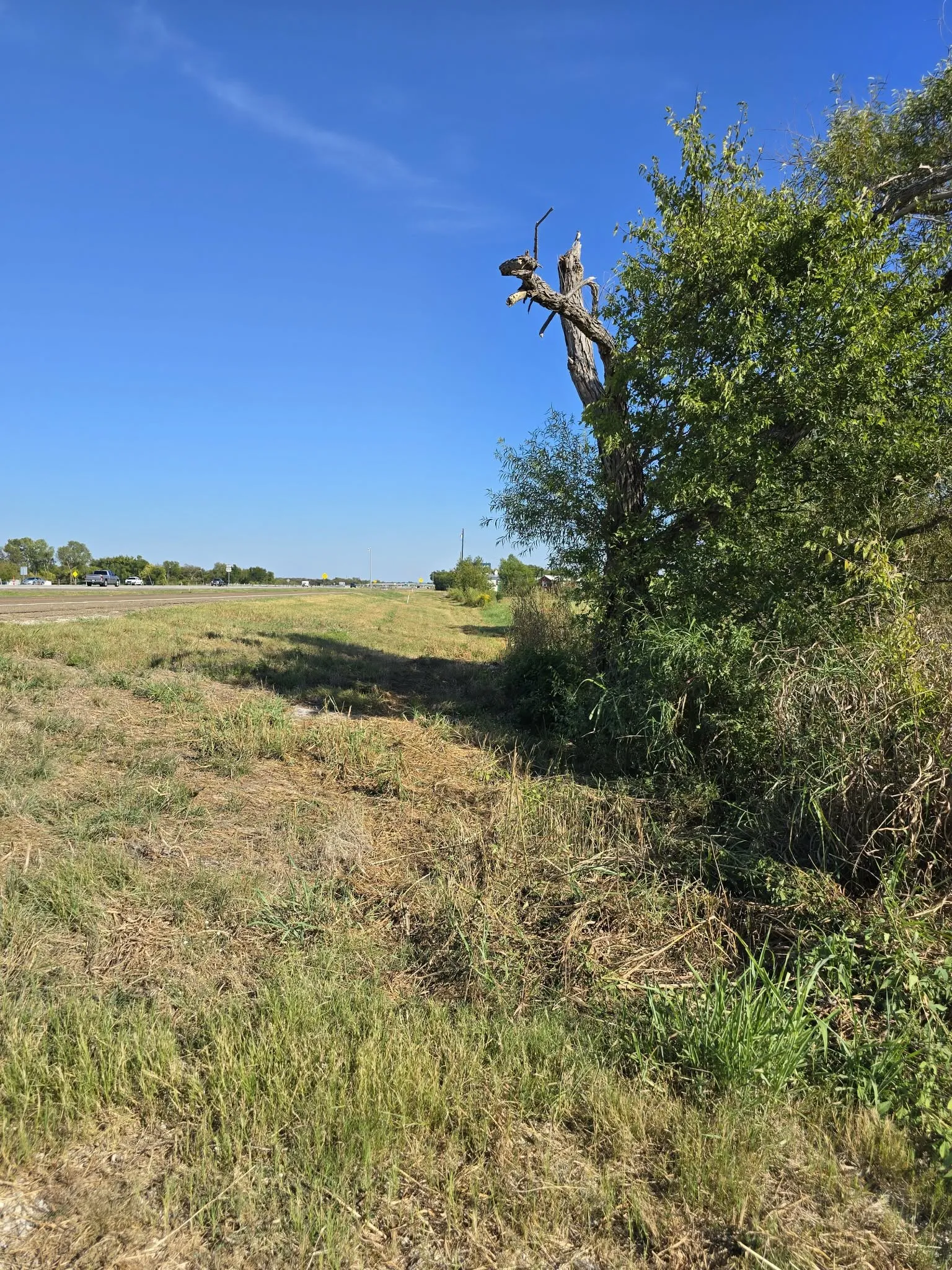 Warehouse For Sale in Kaufman County , 5297 W Highway 175, Kaufman, Texas 75142, 0, 0, Garage spaces, 0 Sqft, built in 1991, mls#21398008, Real Estate Agent in Kaufman, Homes For Sale in Kaufman county, Homes For Sale in Kaufman, Realtor in Kaufman Texas, Real Estate Brokerage Independent Realty Texas, Luminita Cordes Realtor