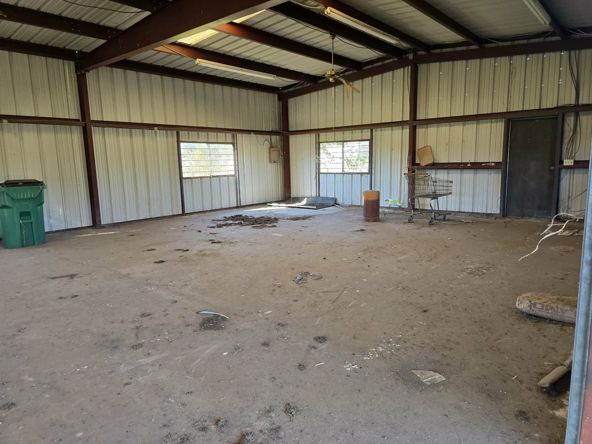 Warehouse For Sale in Kaufman County , 5297 W Highway 175, Kaufman, Texas 75142, 0, 0, Garage spaces, 0 Sqft, built in 1991, mls#21398008, Real Estate Agent in Kaufman, Homes For Sale in Kaufman county, Homes For Sale in Kaufman, Realtor in Kaufman Texas, Real Estate Brokerage Independent Realty Texas, Luminita Cordes Realtor