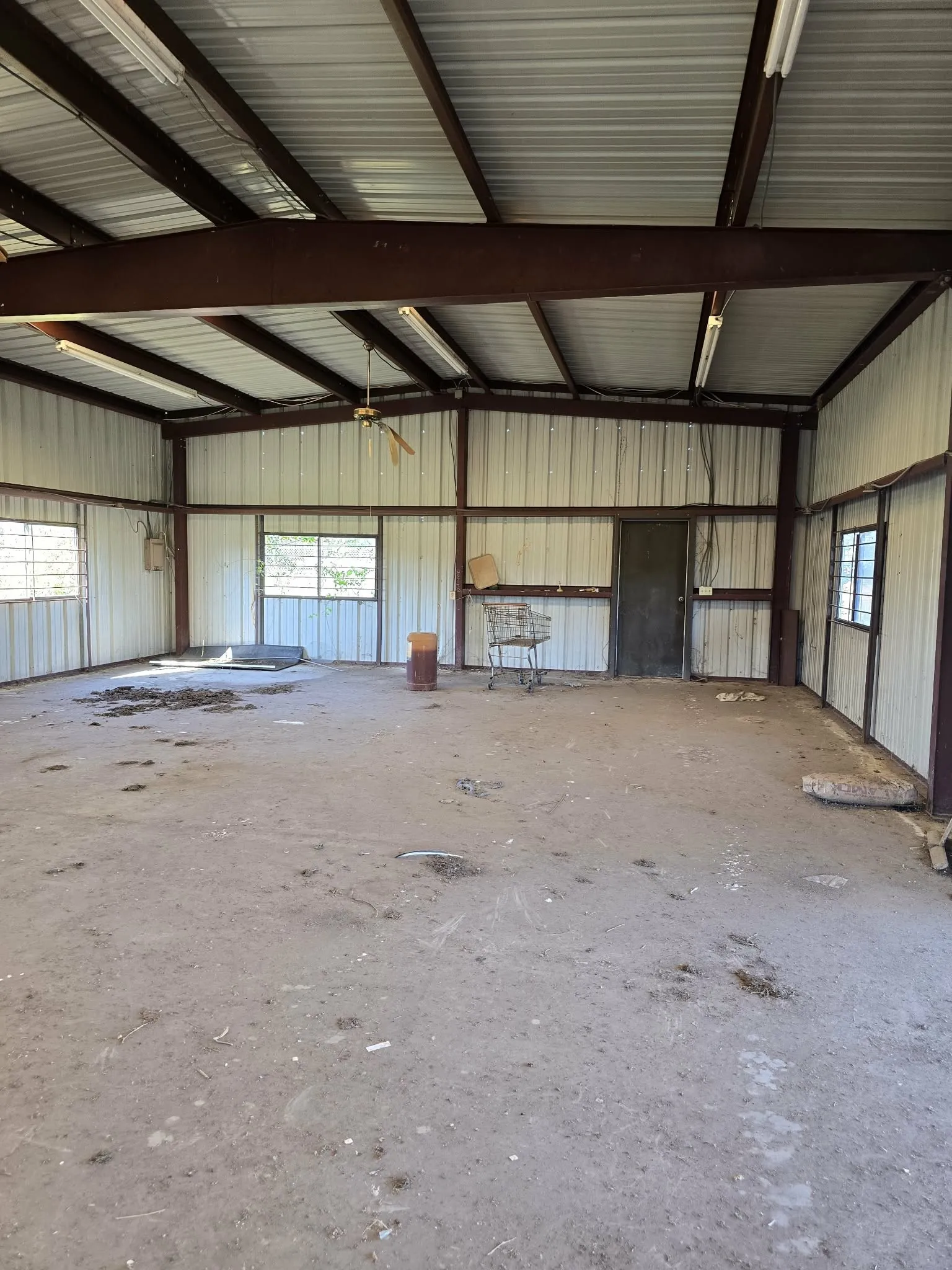 Warehouse For Sale in Kaufman County , 5297 W Highway 175, Kaufman, Texas 75142, 0, 0, Garage spaces, 0 Sqft, built in 1991, mls#21398008, Real Estate Agent in Kaufman, Homes For Sale in Kaufman county, Homes For Sale in Kaufman, Realtor in Kaufman Texas, Real Estate Brokerage Independent Realty Texas, Luminita Cordes Realtor